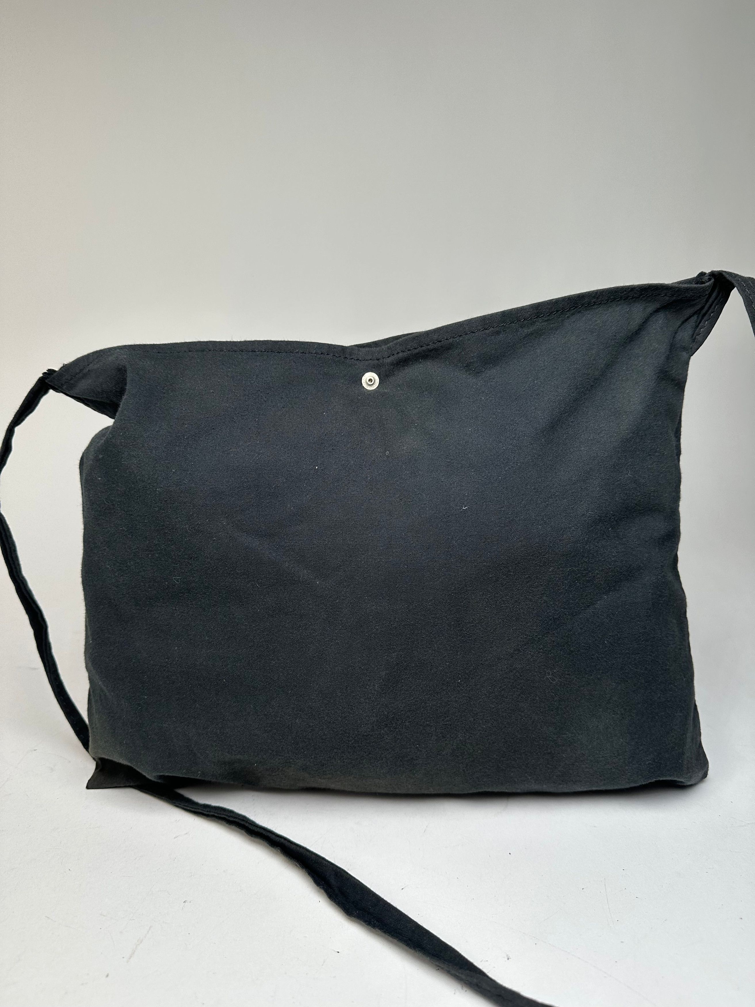 Comme des Garcons Vintage Comme Des Garçons Canvas Shoulder Bag Black White Size ONE SIZE - 8 Thumbnail