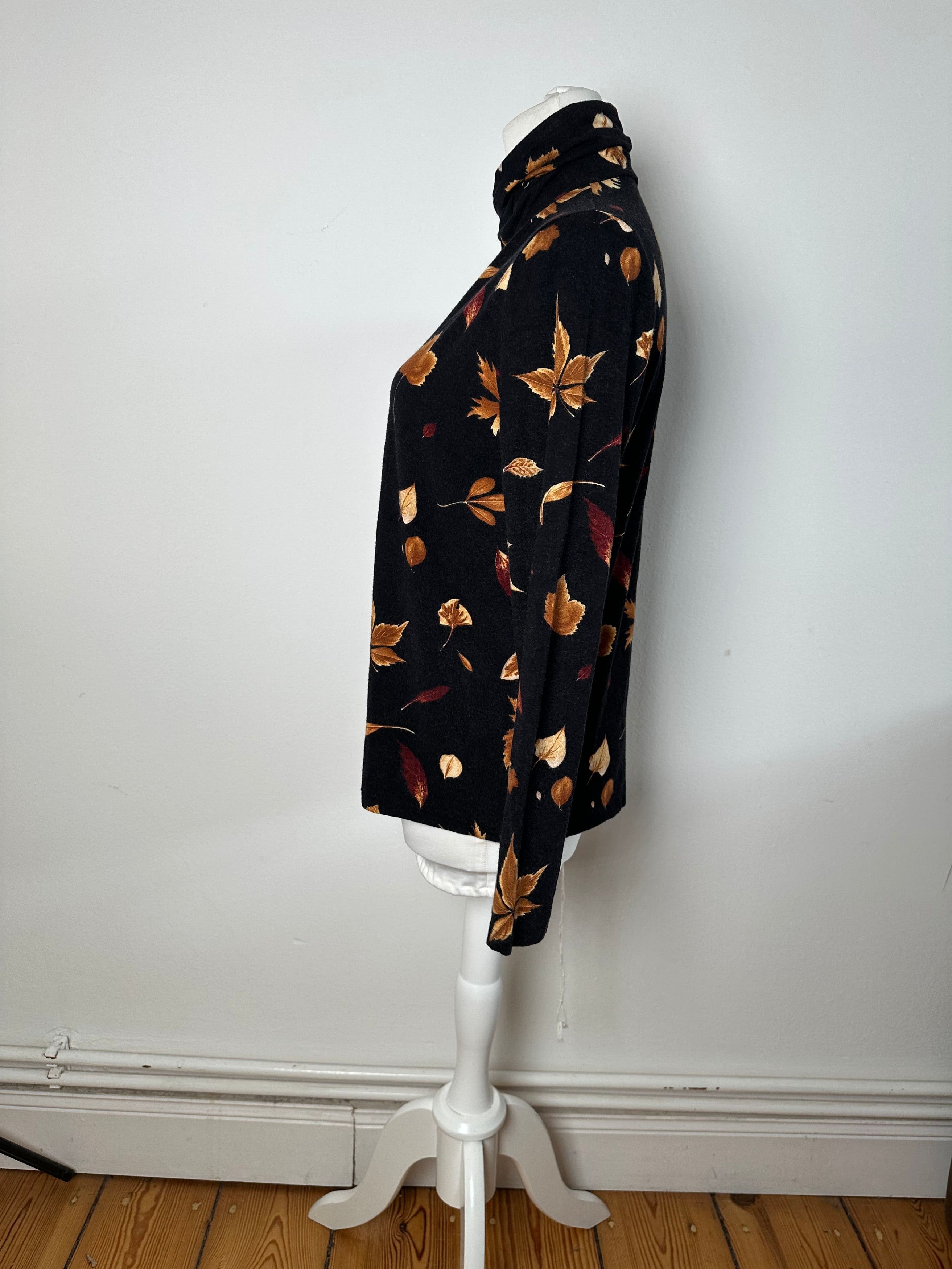 Salvatore Ferragamo Vintage Leaf Emblossed Turtle Neck Sweater Black Brown S Size S / US 4 / IT 40 - 3 Thumbnail