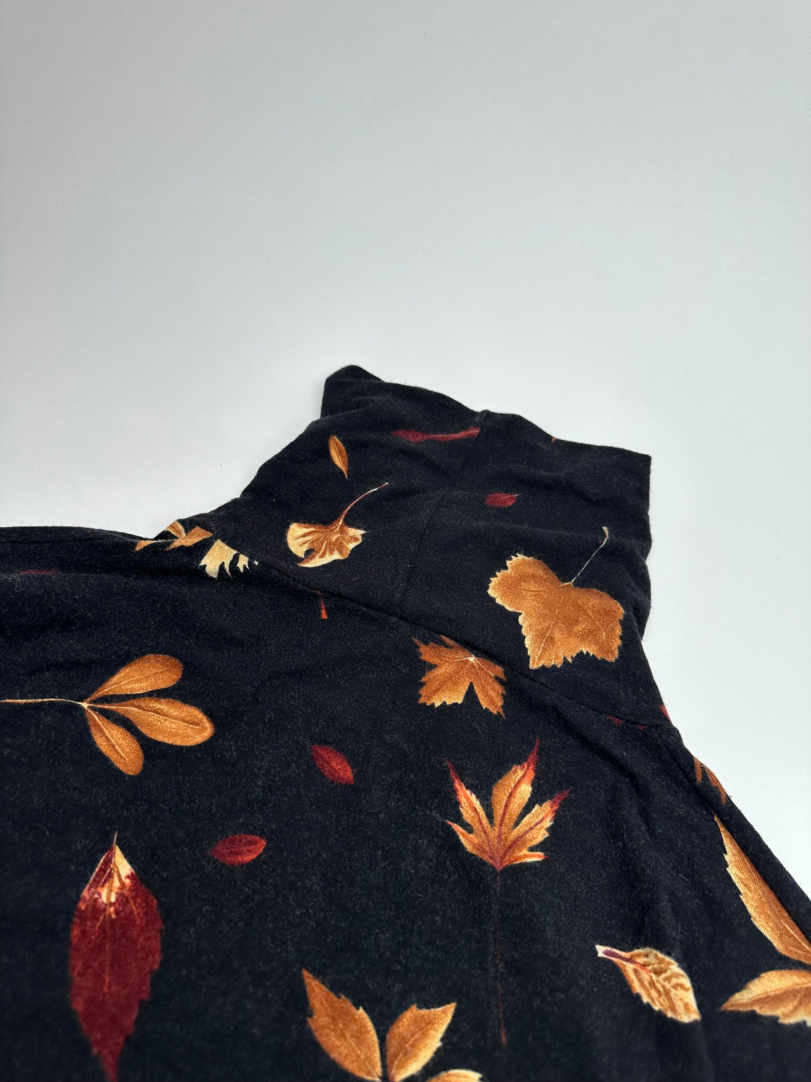 Salvatore Ferragamo Vintage Leaf Emblossed Turtle Neck Sweater Black Brown S Size S / US 4 / IT 40 - 13 Thumbnail