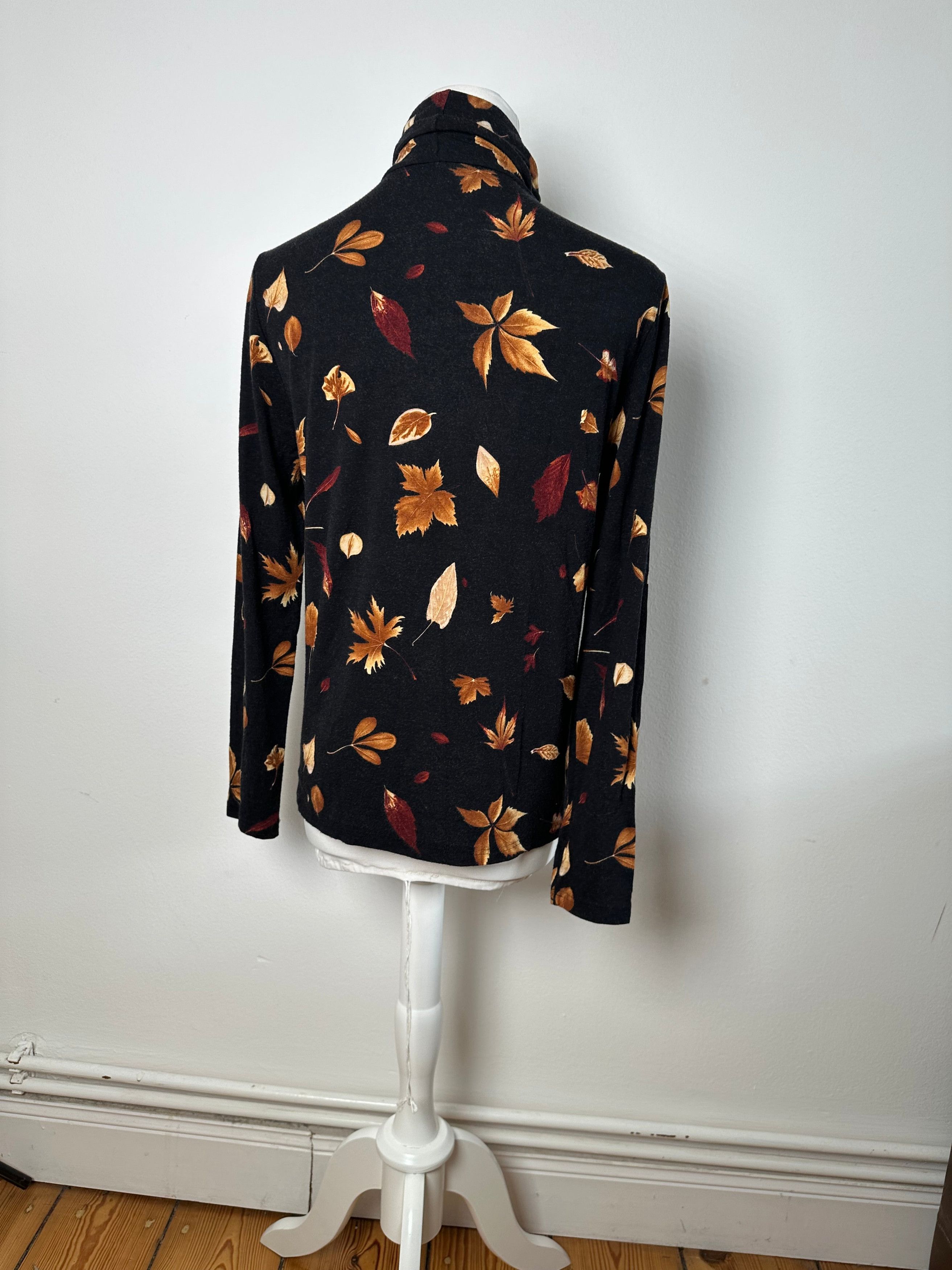 Salvatore Ferragamo Vintage Leaf Emblossed Turtle Neck Sweater Black Brown S Size S / US 4 / IT 40 - 4 Thumbnail
