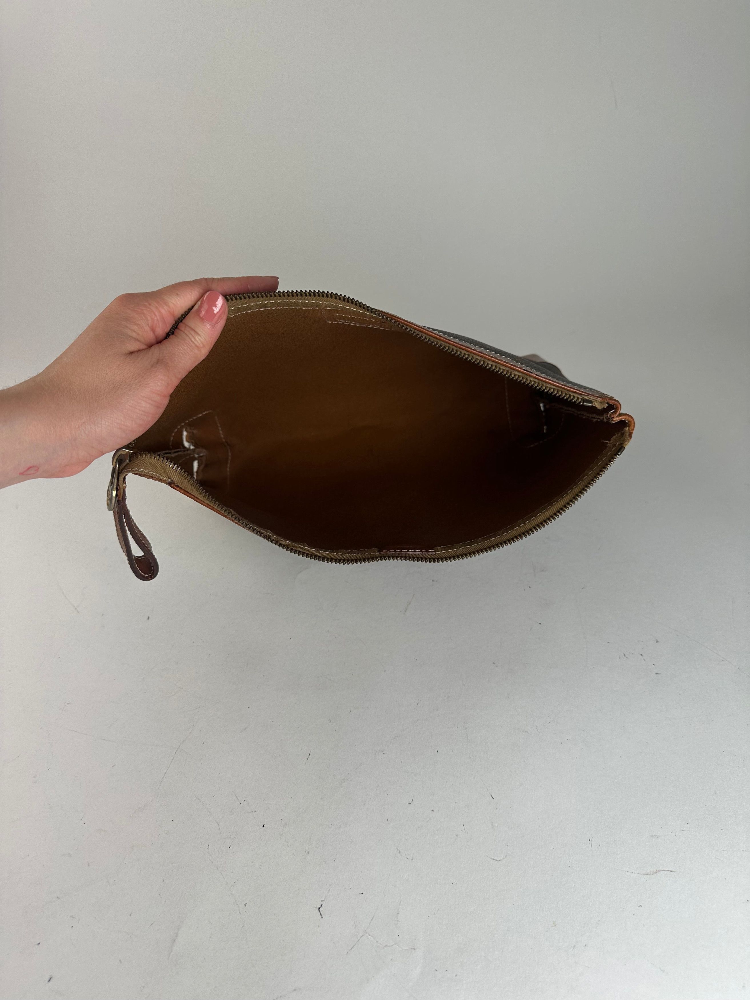 Celine Vintage Paris Monogram Leather Clutch Brown Size ONE SIZE - 11 Thumbnail