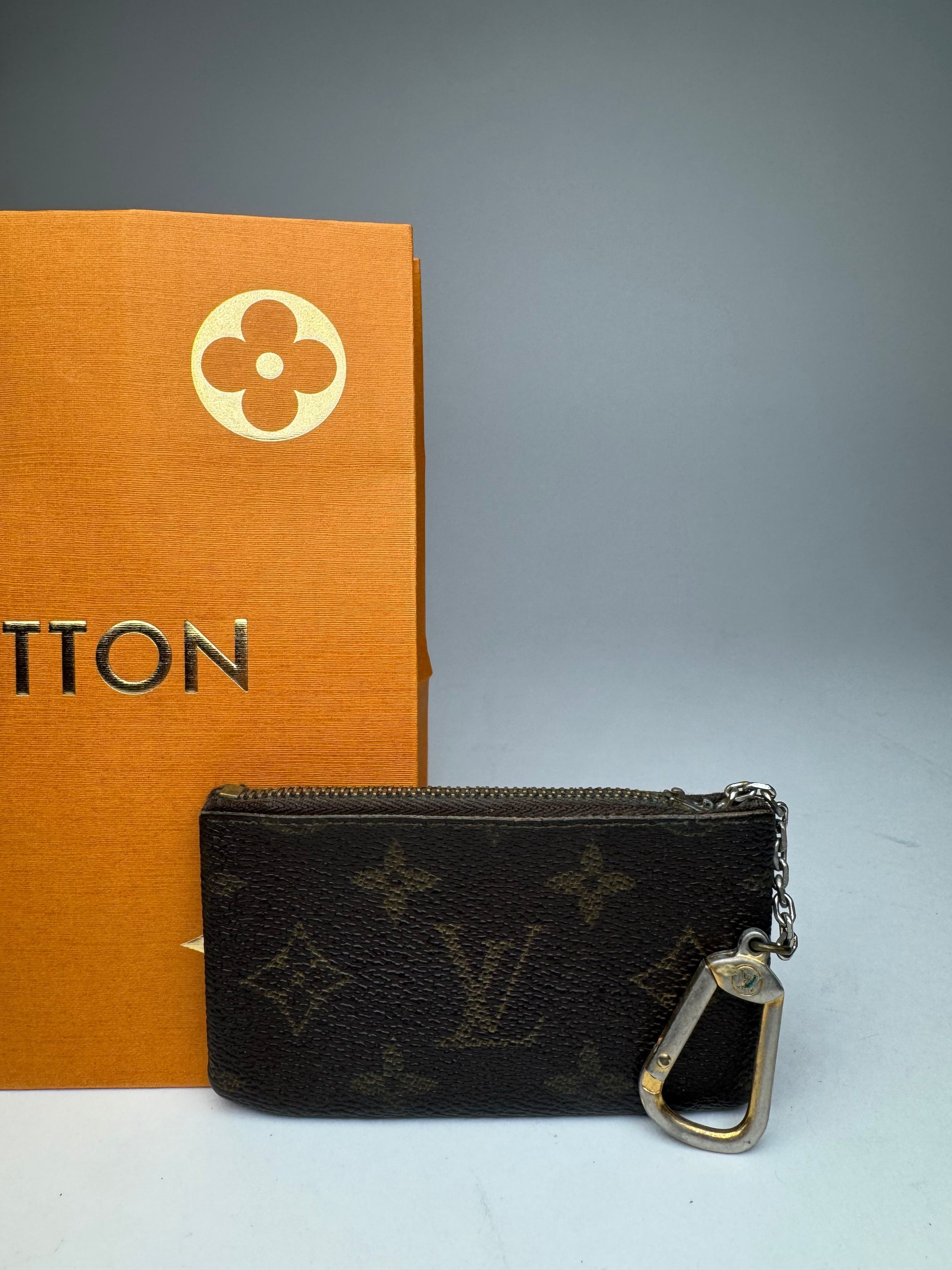 Louis Vuitton Vintage Le Dauphine Leather Card Holder Brown Size ONE SIZE - 4 Thumbnail