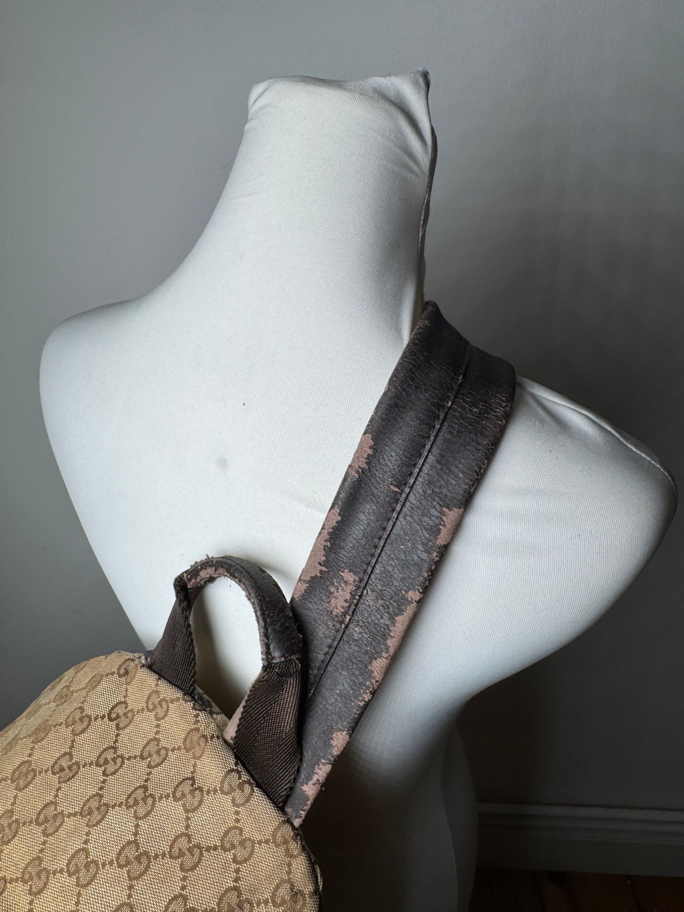 Gucci Vintage Monogram Backpack / Crossbody Bag Beige Brown Size ONE SIZE - 15 Thumbnail