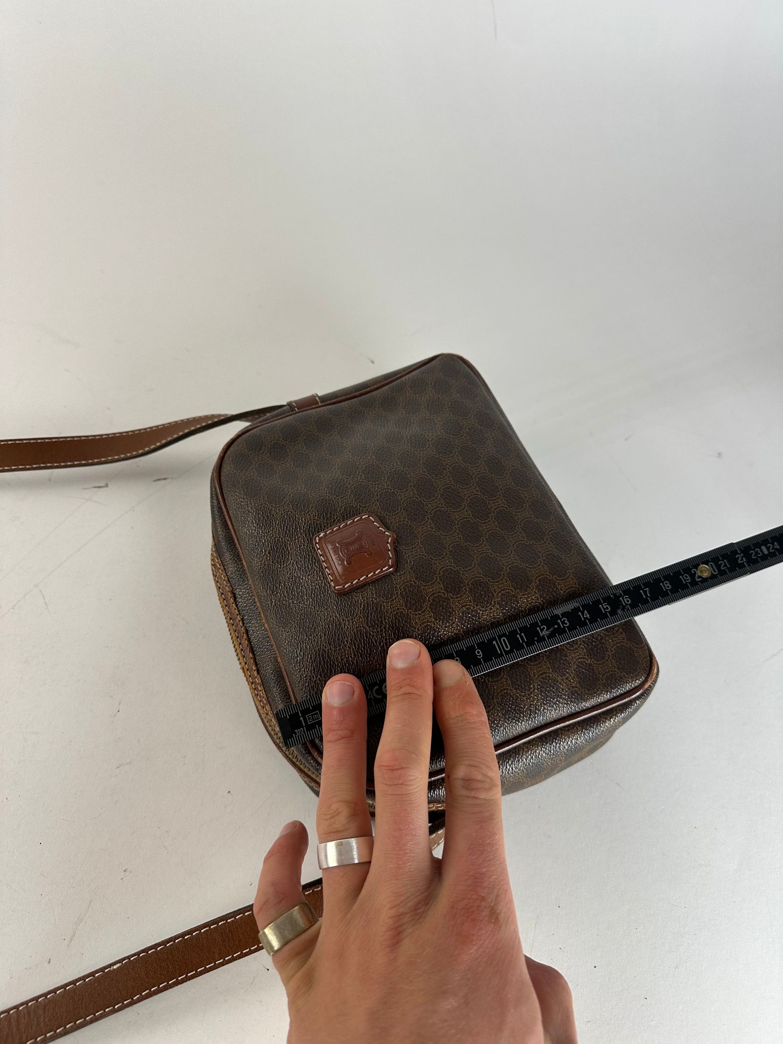 Celine Vintage Paris Triomphe Monogram Leather Shoulder bag Brown Size ONE SIZE - 11 Thumbnail
