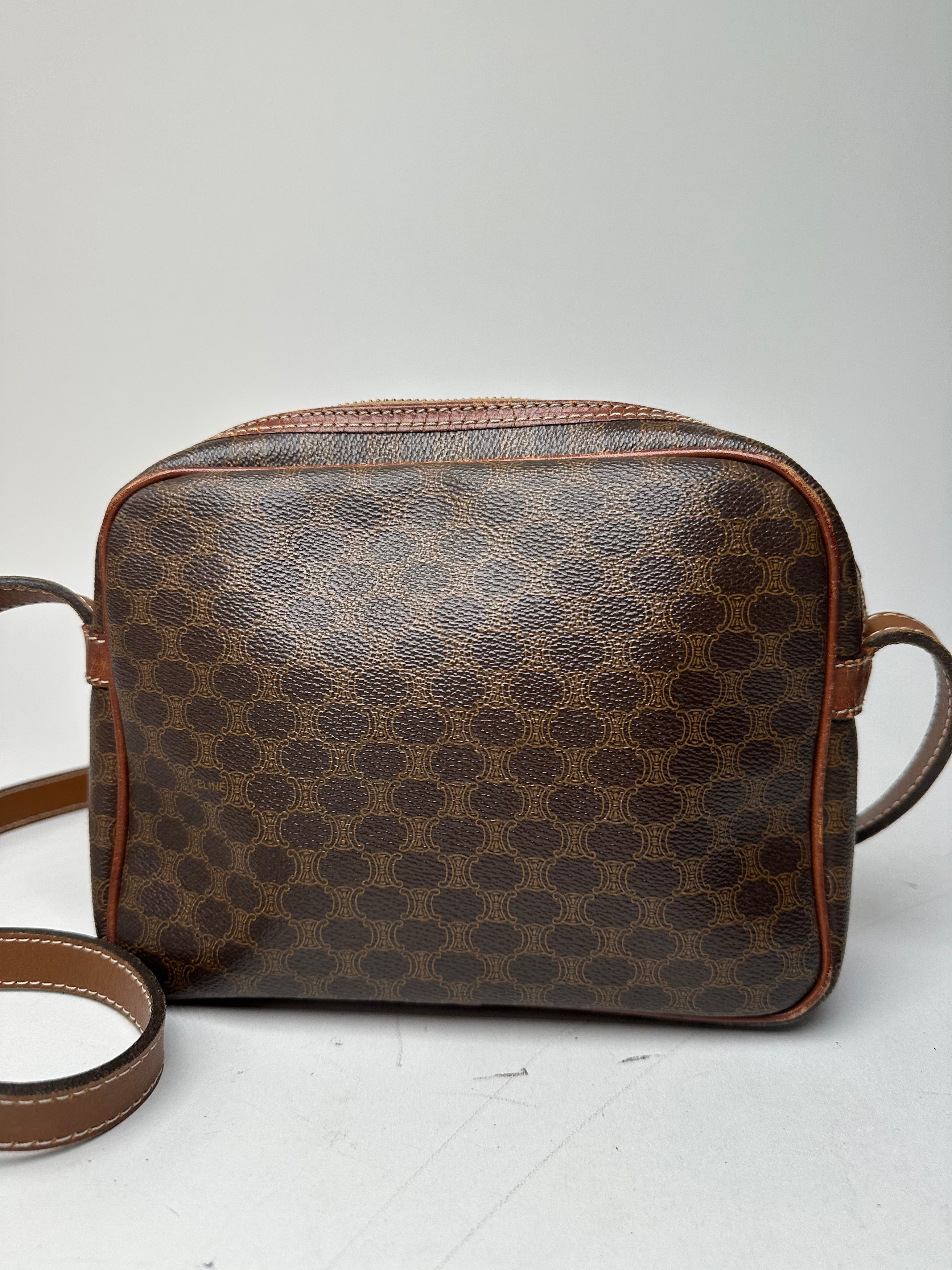 Celine Vintage Paris Triomphe Monogram Leather Shoulder bag Brown Size ONE SIZE - 15 Thumbnail