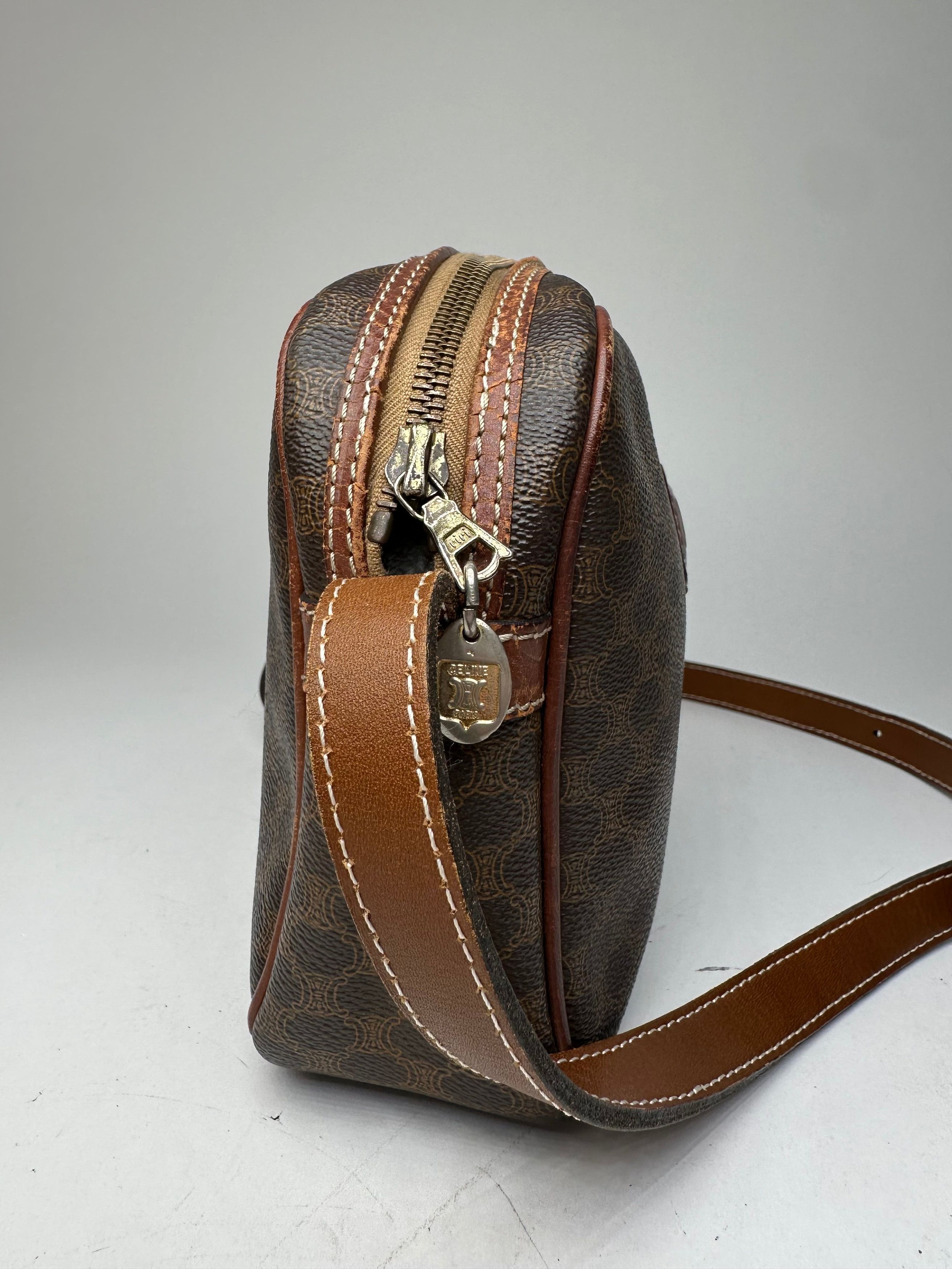 Celine Vintage Paris Triomphe Monogram Leather Shoulder bag Brown Size ONE SIZE - 9 Thumbnail