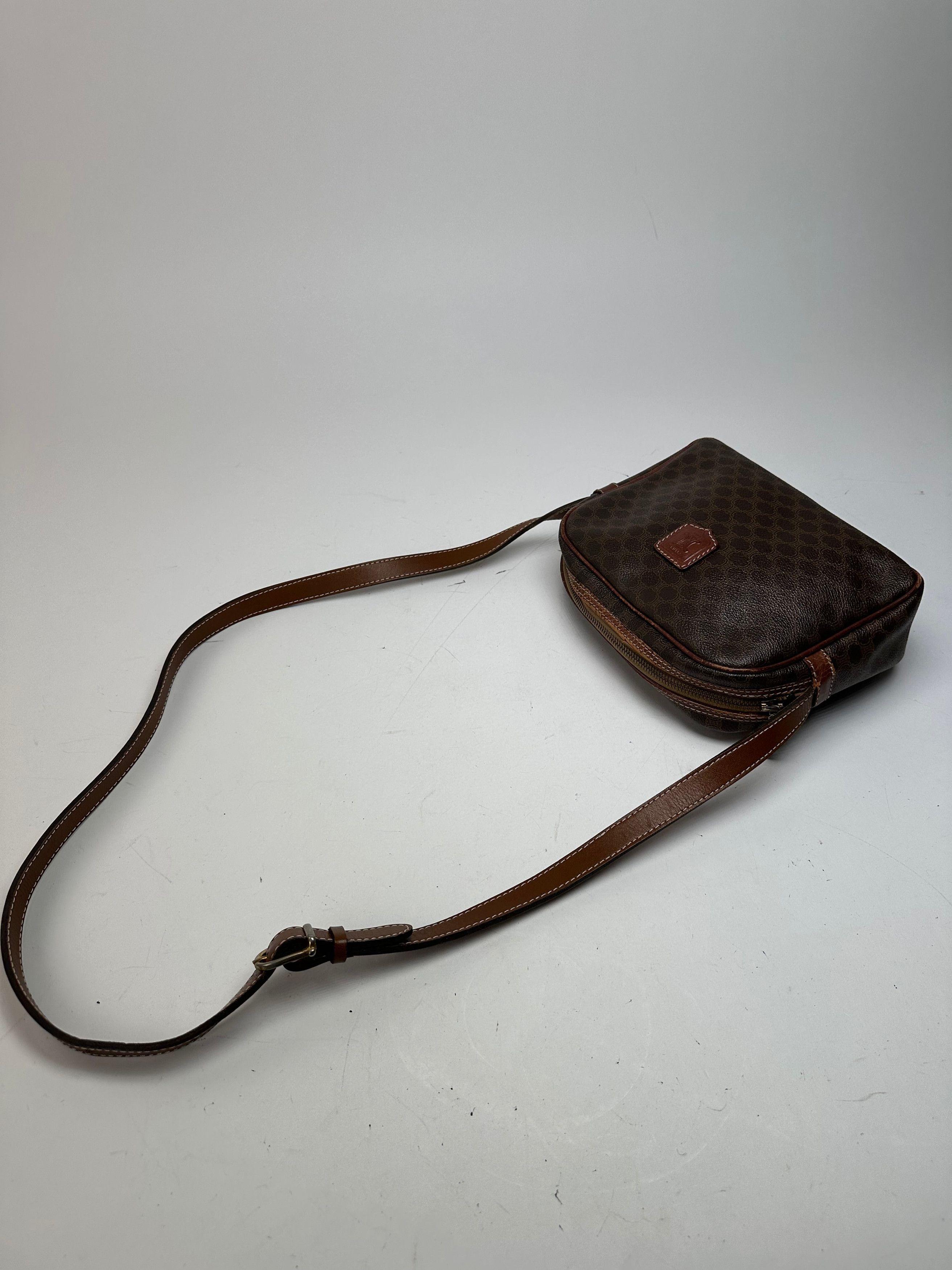 Celine Vintage Paris Triomphe Monogram Leather Shoulder bag Brown Size ONE SIZE - 12 Thumbnail