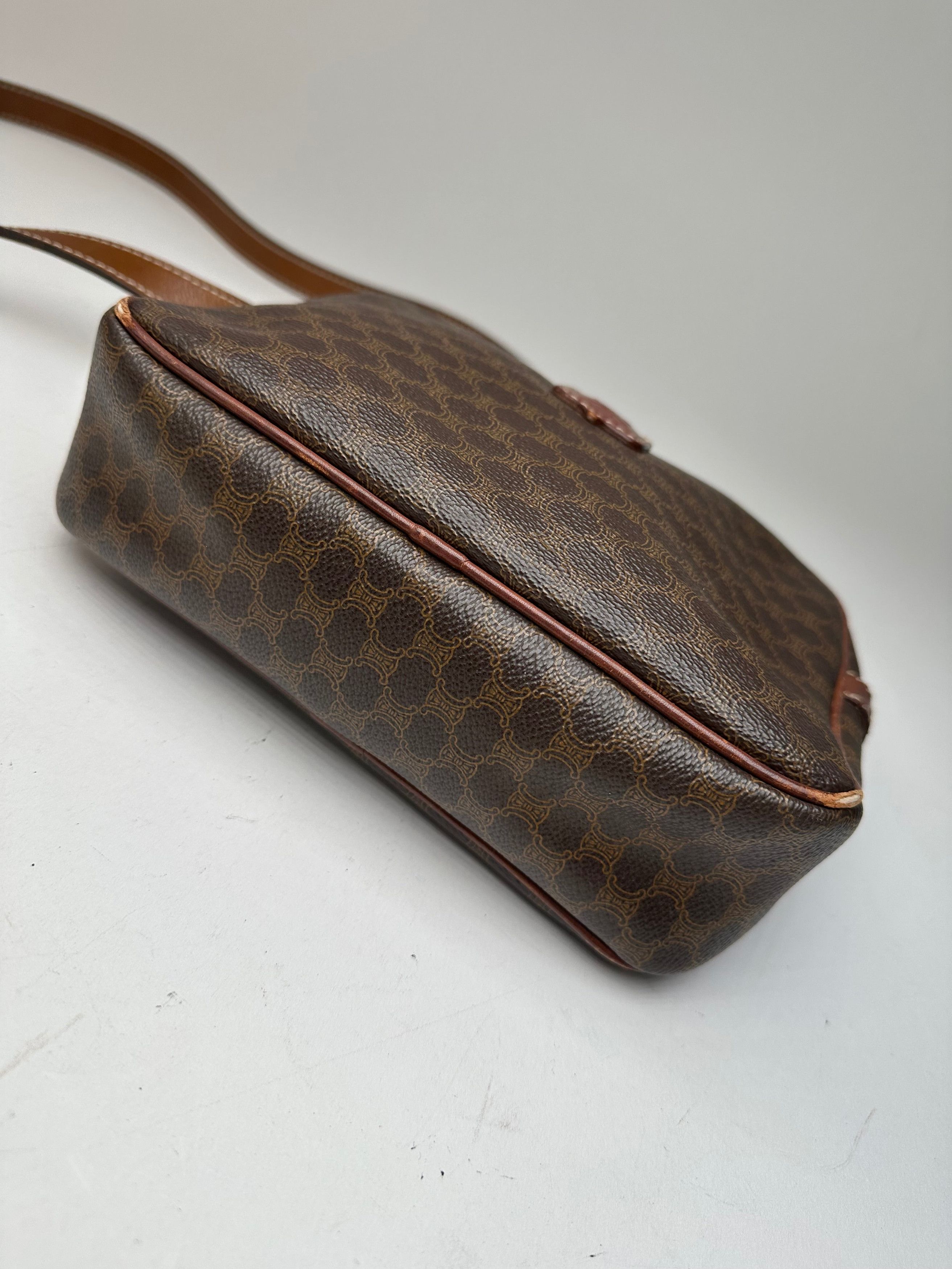 Celine Vintage Paris Triomphe Monogram Leather Shoulder bag Brown Size ONE SIZE - 13 Thumbnail