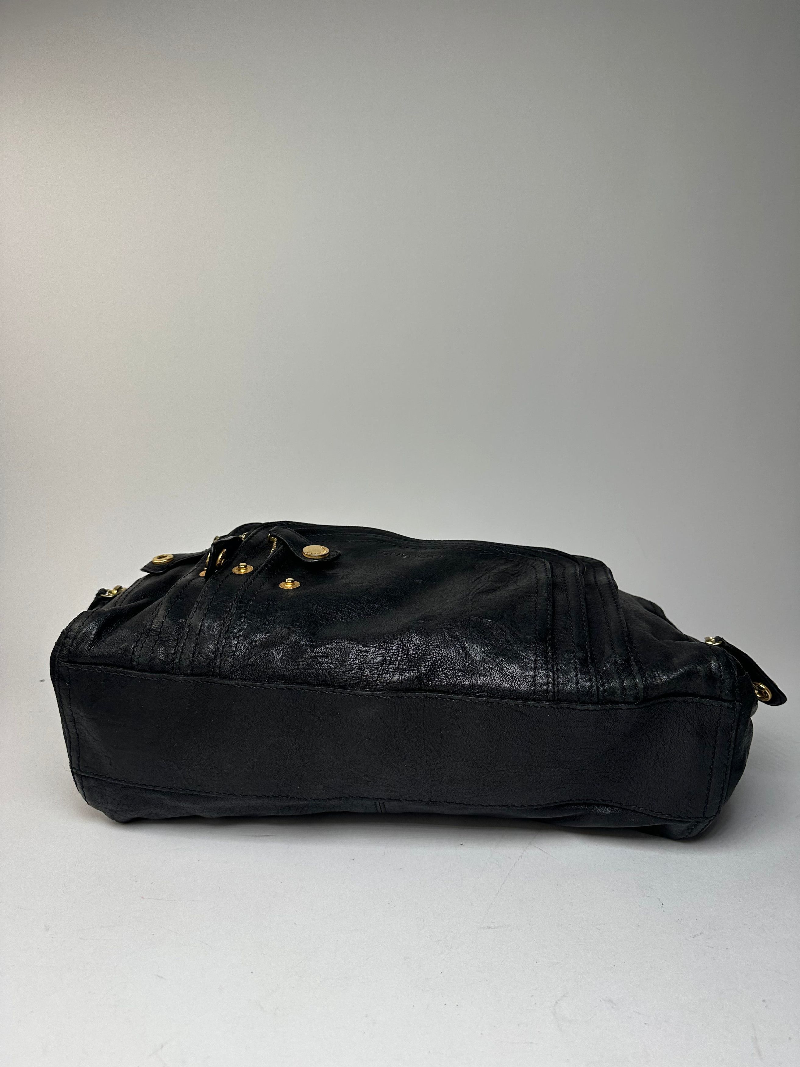 Givenchy Vintage Leather Handbag Black Size ONE SIZE - 13 Thumbnail
