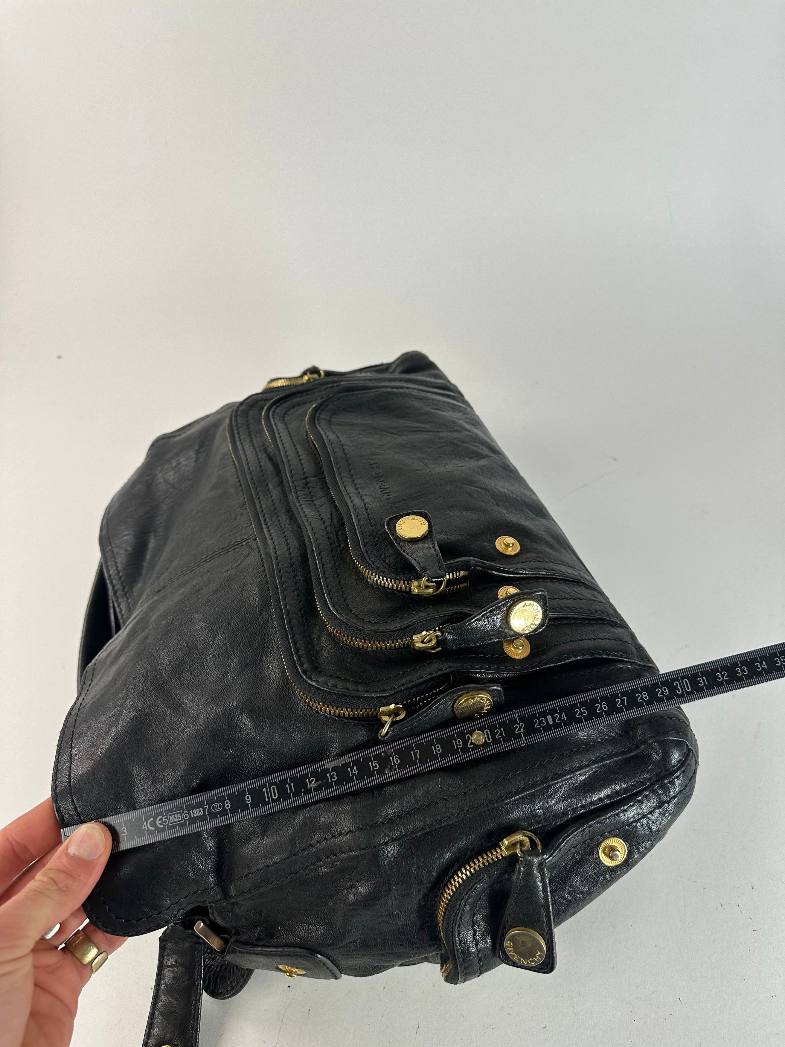 Givenchy Vintage Leather Handbag Black Size ONE SIZE - 12 Thumbnail