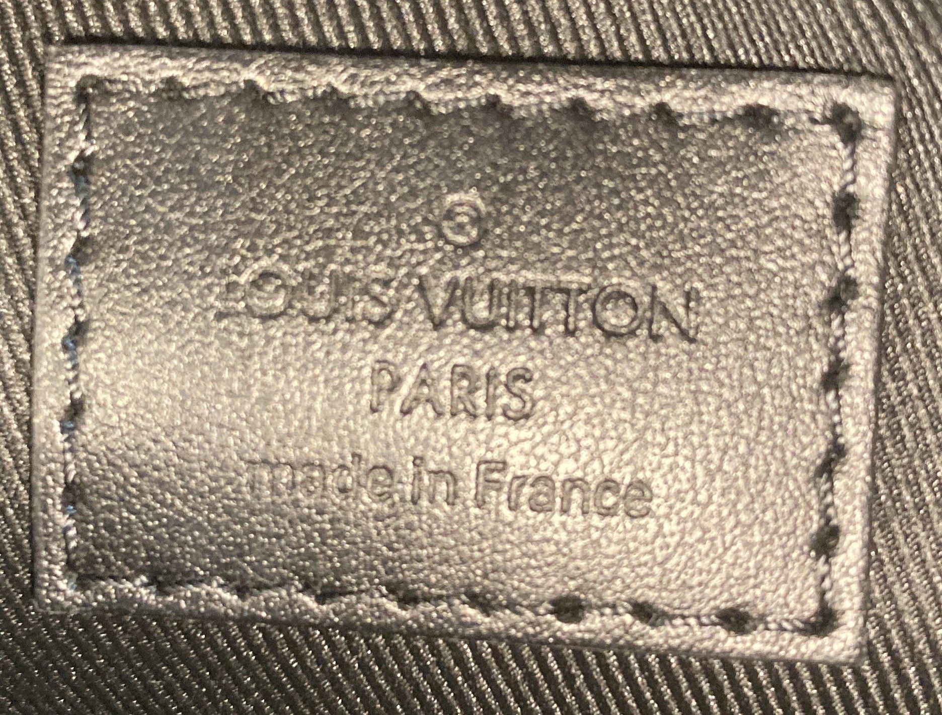 Louis Vuitton S Lock Vertical Wearable Wallet Size ONE SIZE - 9 Thumbnail