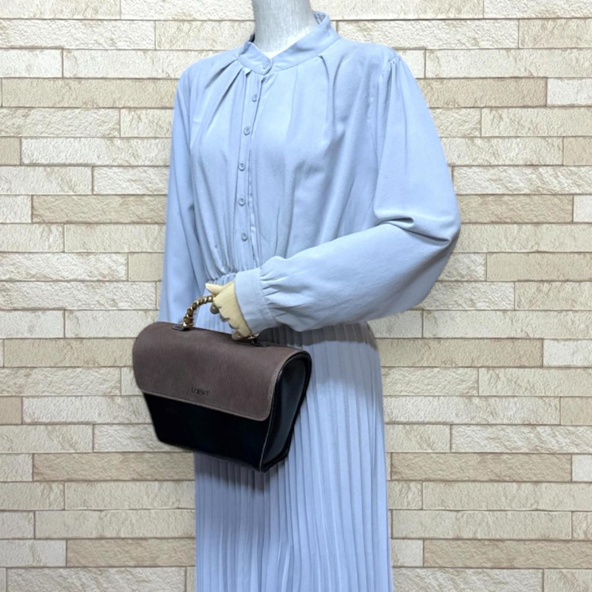 Loewe Pre-owned Loewe Velázquez handbag in black leather for women. Size ONE SIZE - 2 Thumbnail