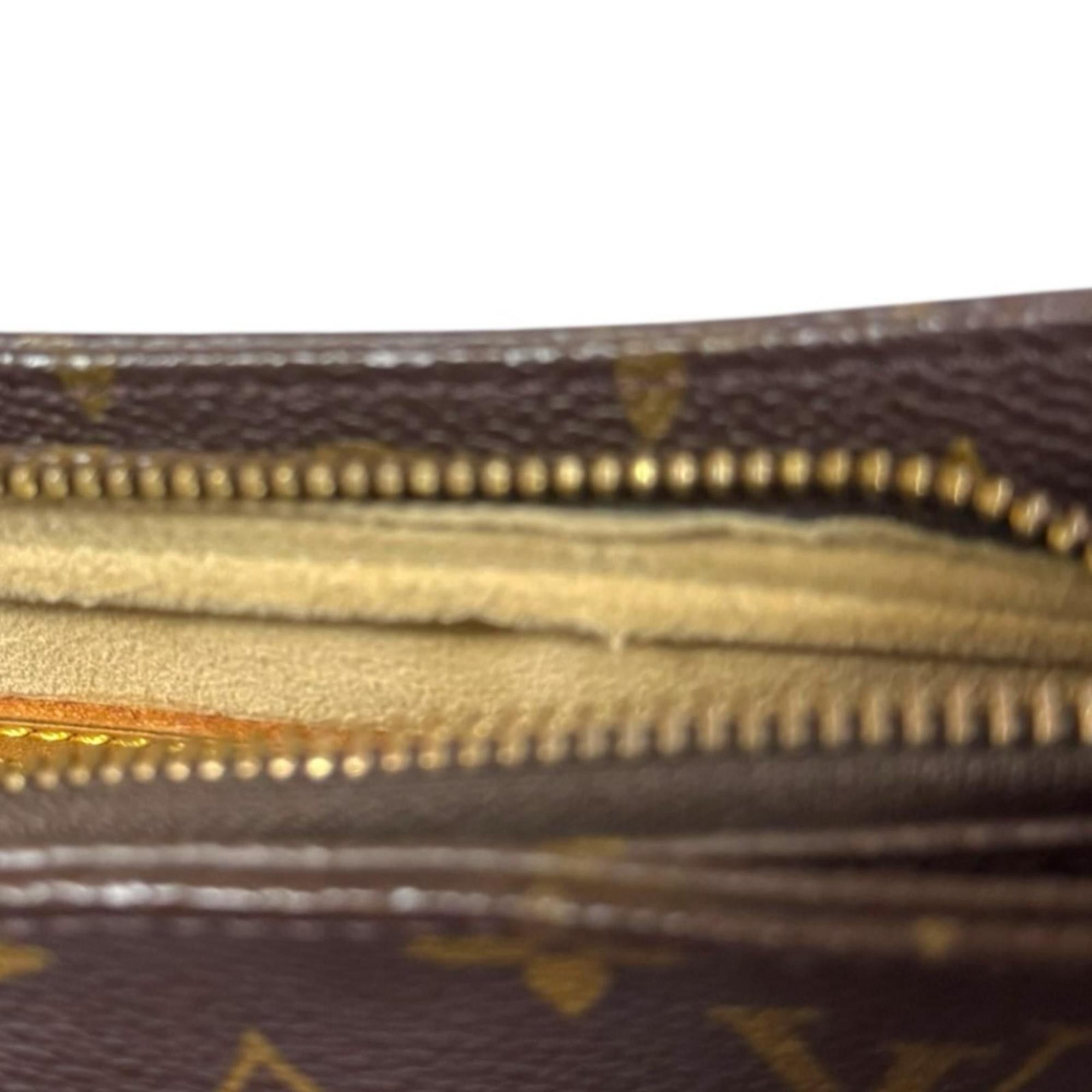 Louis Vuitton Pre-owned Louis Vuitton Looping MM Monogram Shoulder Bag in Brown Canvas (M51146) for Women. Size ONE SIZE - 10 Thumbnail