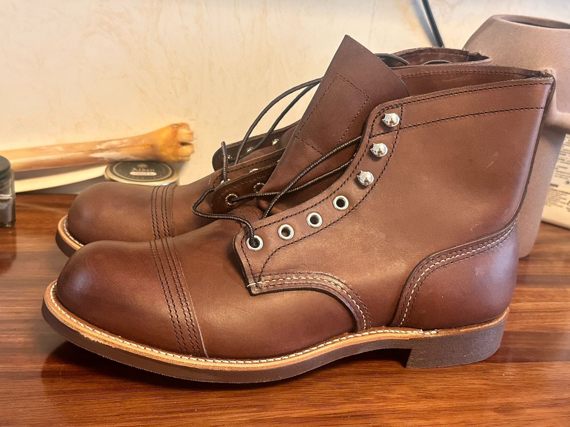 Red Wing Red Wing 8111 Size US 9.5 / EU 42-43 - 2 Thumbnail