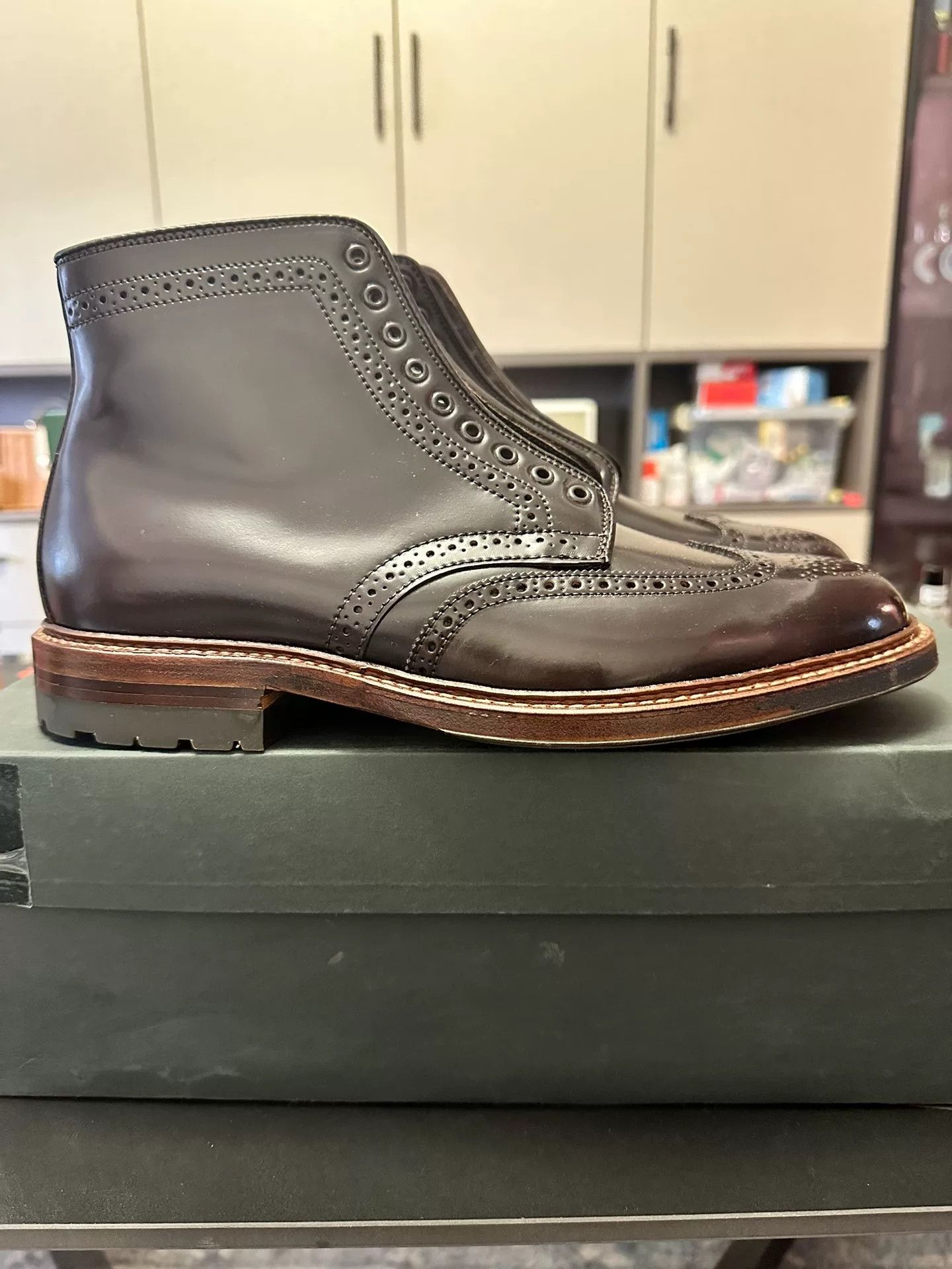 Alden Alden Cigar Shell Cordovan Wing Tip Boot Size US 7.5 / EU 40-41 - 2 Thumbnail