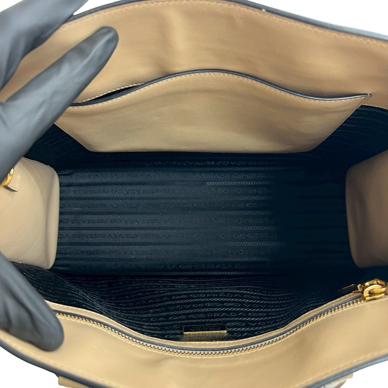 Prada Prada Prada Saffiano Leather 2way Handbag Leather Shoulder Bag DUTY FREE for USA Size ONE SIZE - 10 Thumbnail