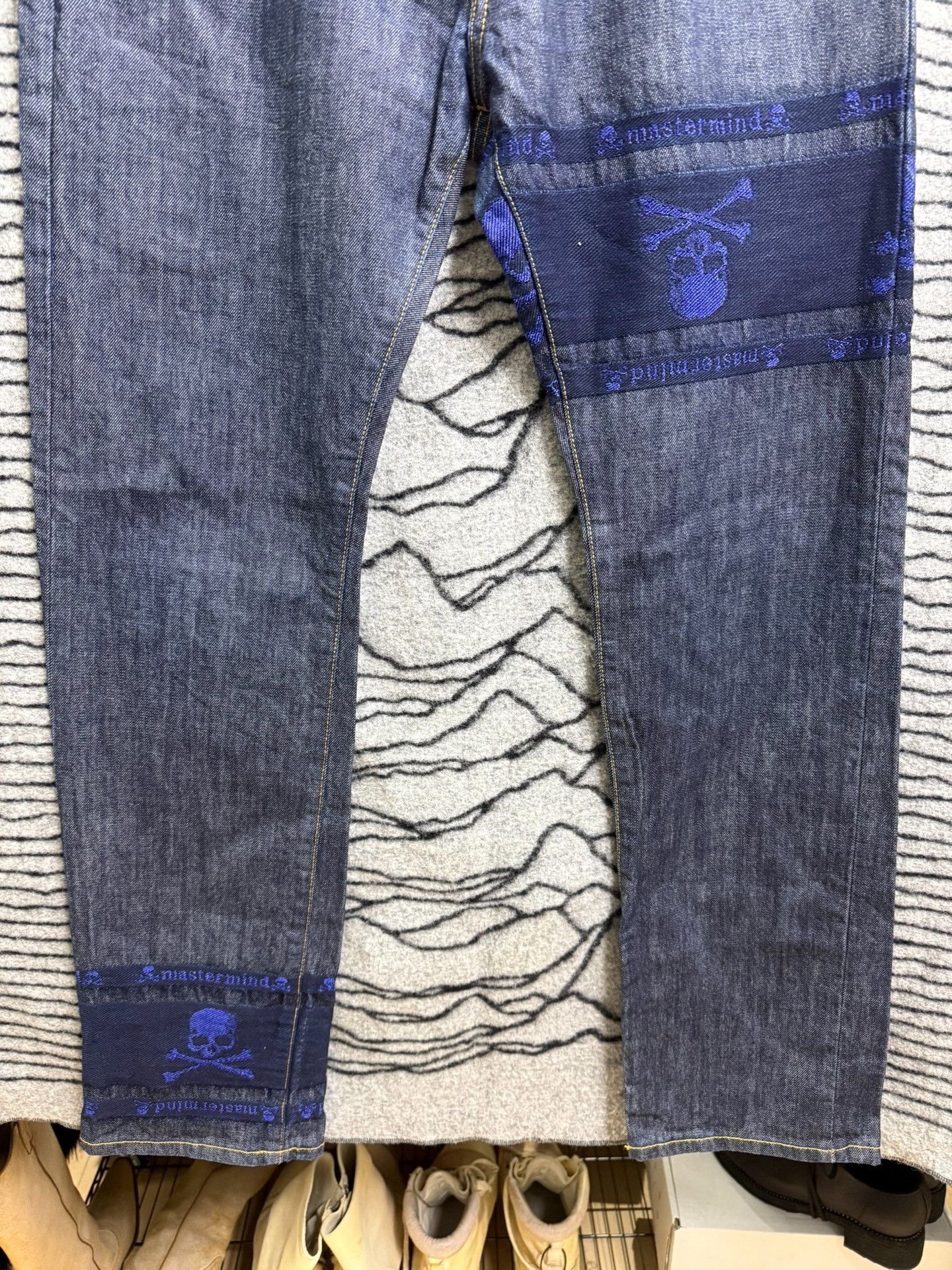 Mastermind Japan Mastermind Japan MMJ Blue Gold Jeans Size US 34 / EU 50 - 3 Thumbnail