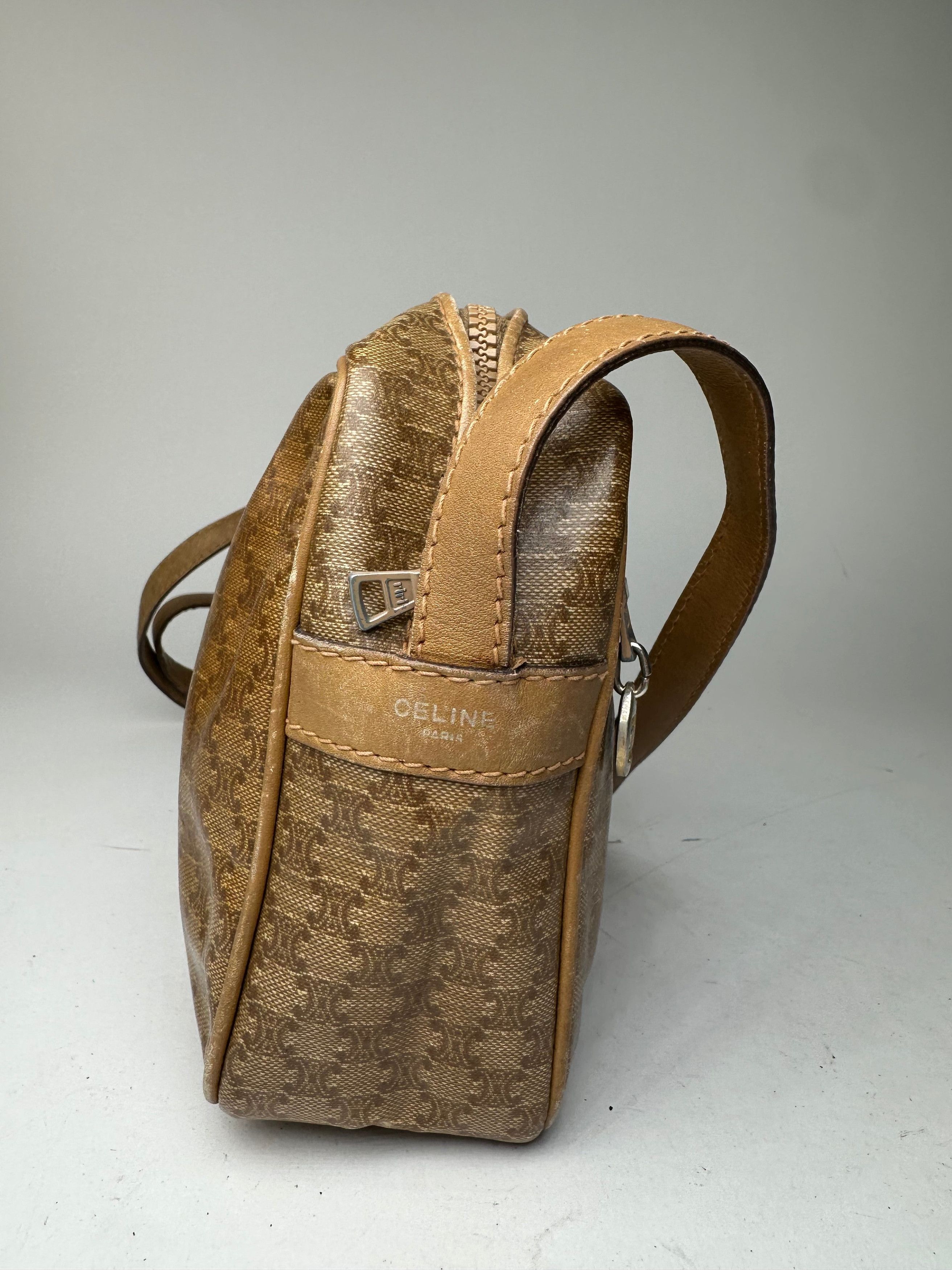 Celine Vintage Paris Triomphe Monogram Leathee Shoulder Bag Gold Br Size ONE SIZE - 9 Thumbnail