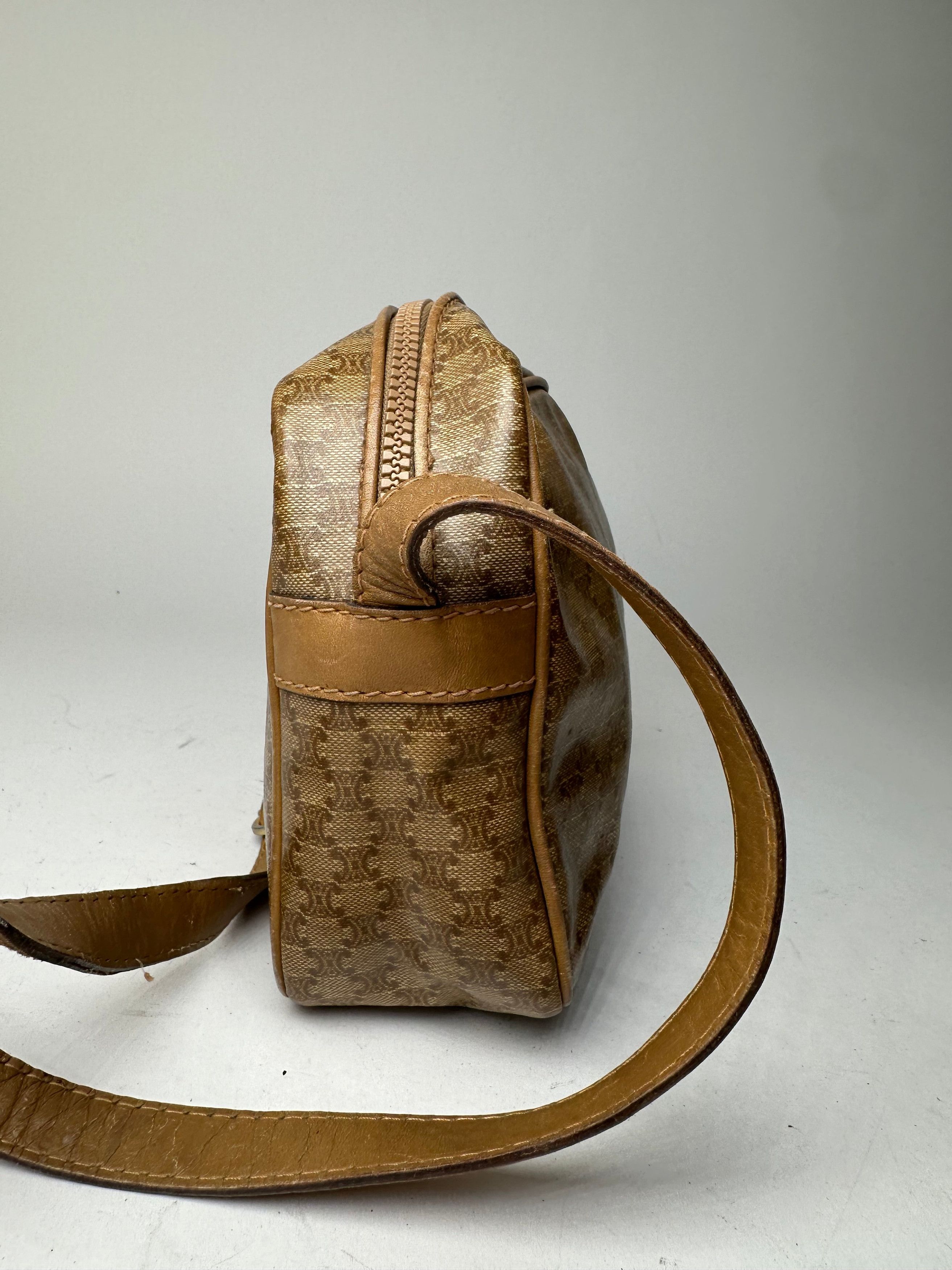 Celine Vintage Paris Triomphe Monogram Leathee Shoulder Bag Gold Br Size ONE SIZE - 7 Thumbnail