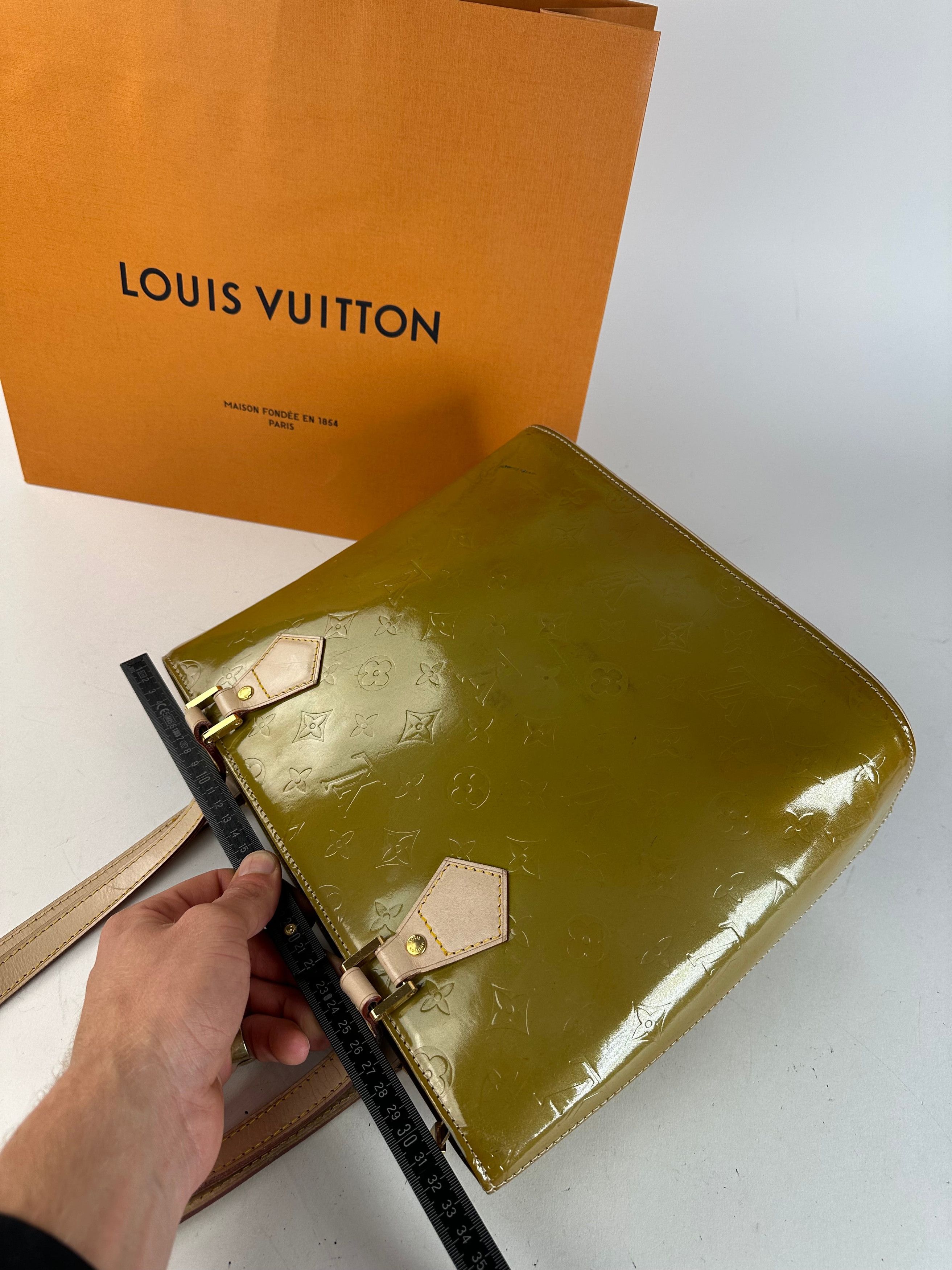 Louis Vuitton Vintage Vernis Leather Handbag Green Size ONE SIZE - 11 Thumbnail