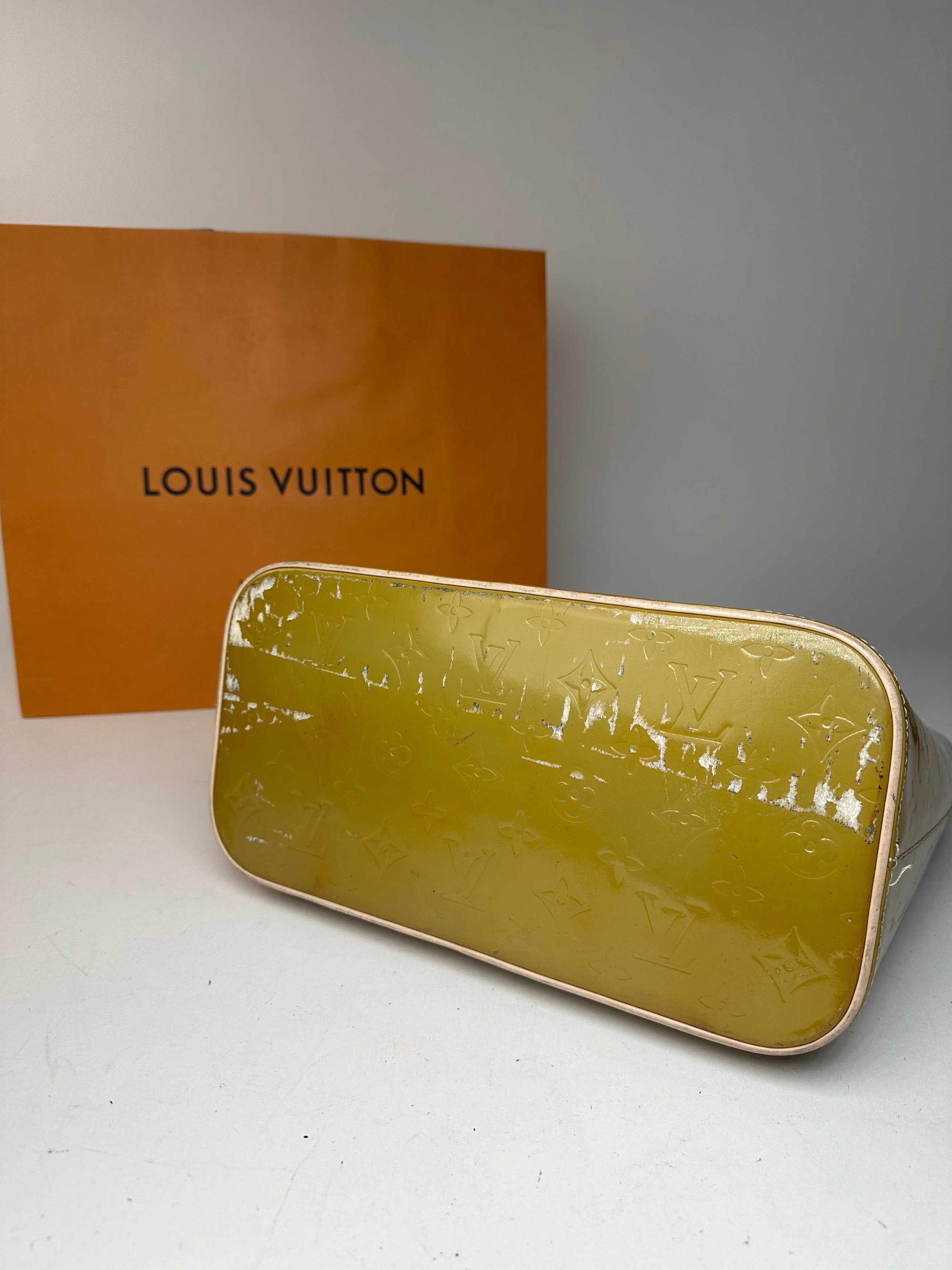 Louis Vuitton Vintage Vernis Leather Handbag Green Size ONE SIZE - 13 Thumbnail