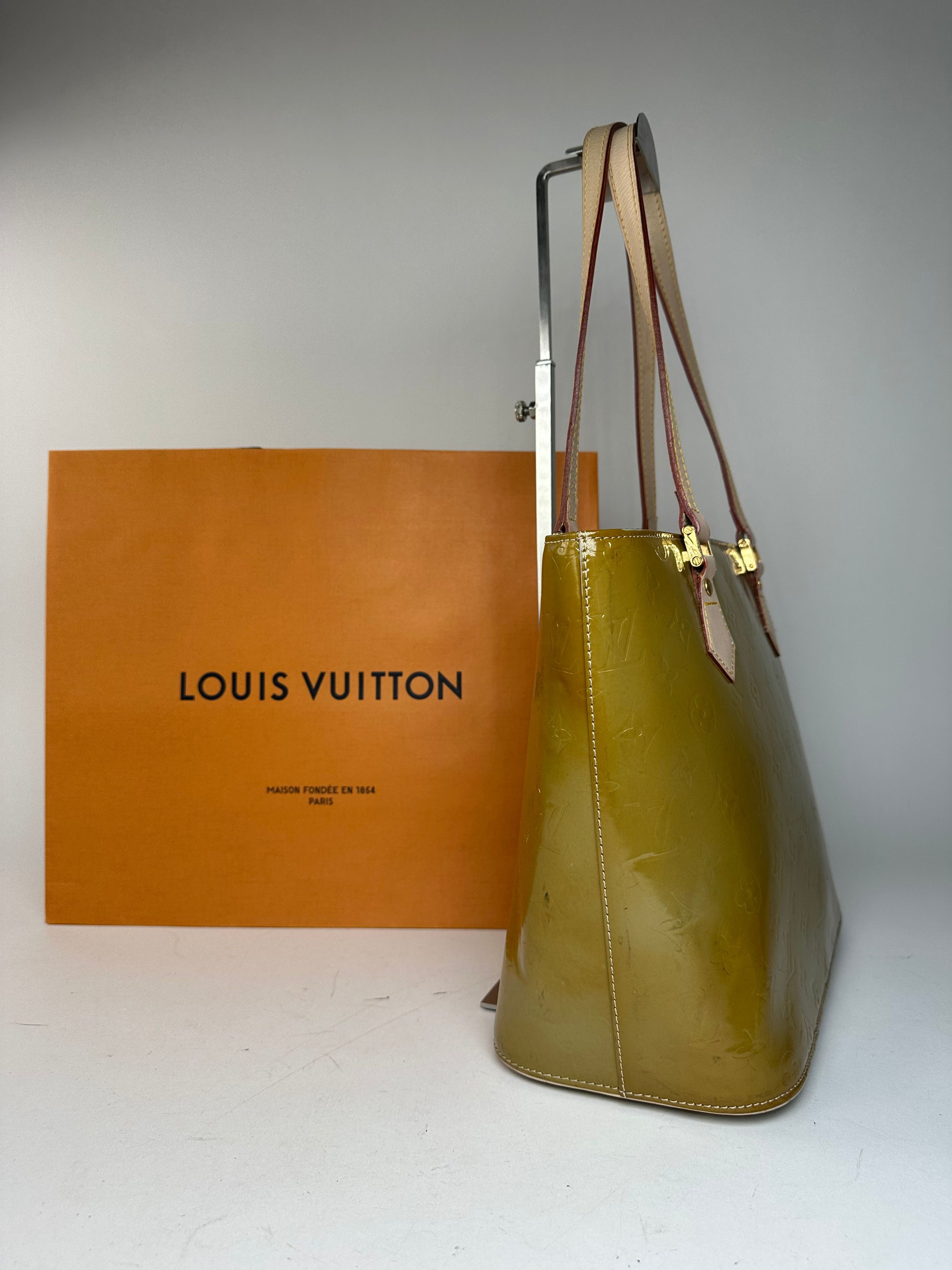 Louis Vuitton Vintage Vernis Leather Handbag Green Size ONE SIZE - 9 Thumbnail
