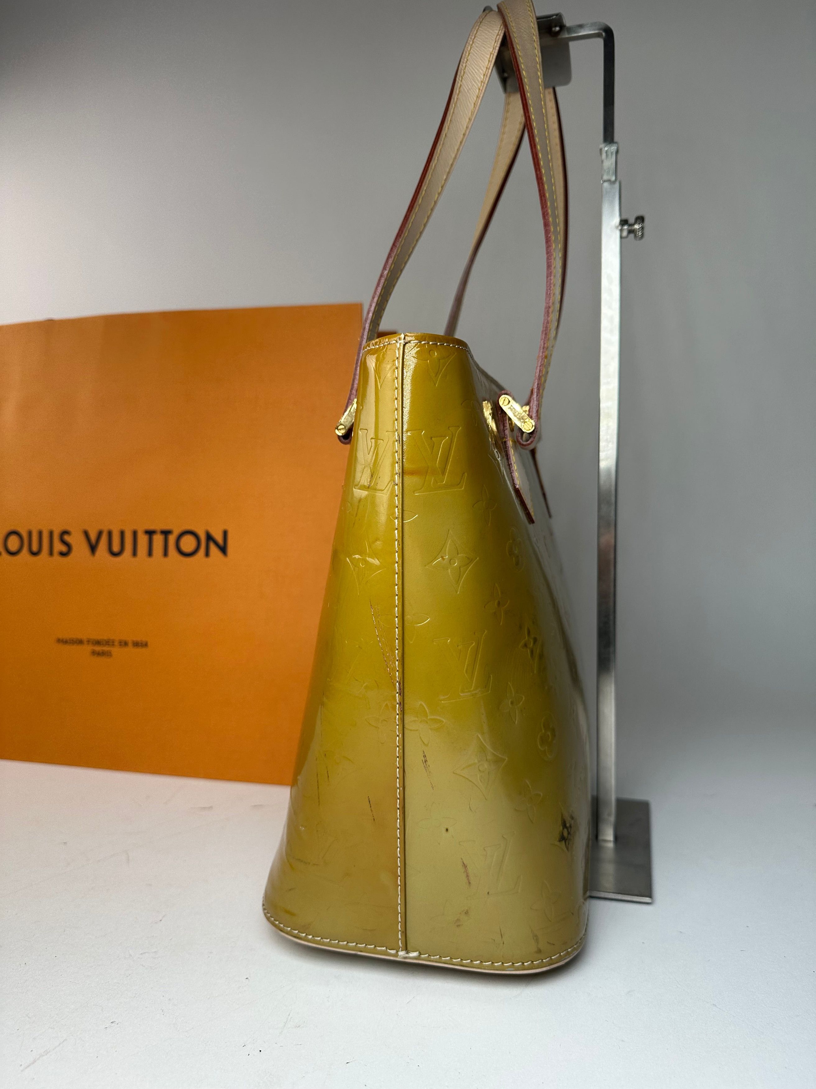 Louis Vuitton Vintage Vernis Leather Handbag Green Size ONE SIZE - 7 Thumbnail