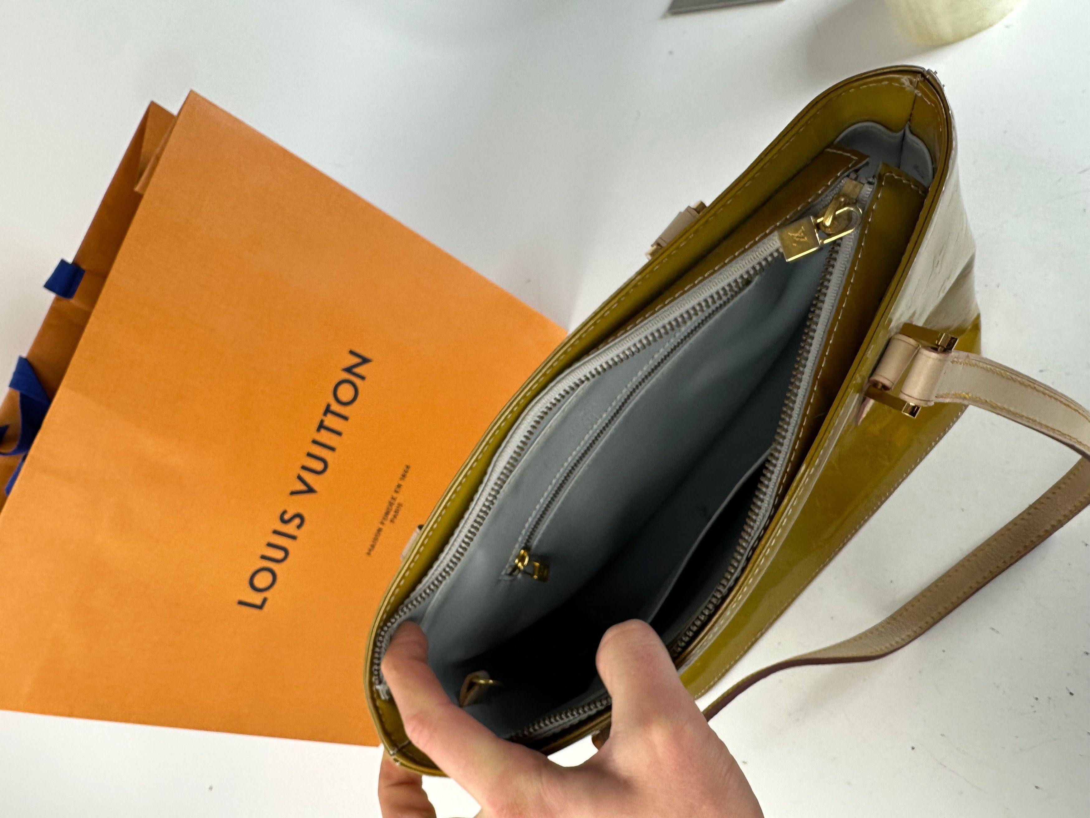 Louis Vuitton Vintage Vernis Leather Handbag Green Size ONE SIZE - 3 Thumbnail