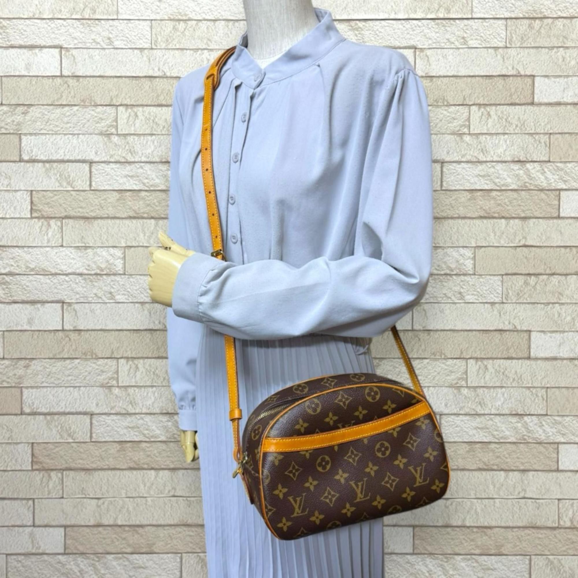 Louis Vuitton Pre-owned Louis Vuitton Blois Monogram Shoulder Bag in Canvas M51221, Brown, Women's Size ONE SIZE - 2 Thumbnail