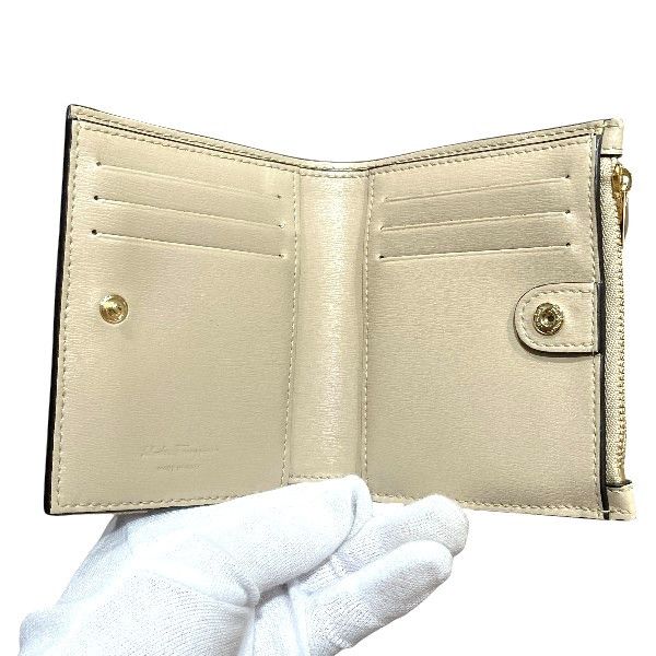 Salvatore Ferragamo Salvatore Ferragamo Salvatore Ferragamo Vara Bow Calf Leather Compact Wallet Leather Short Wallet JP-22-E009 DUTY FREE for USA Size ONE SIZE - 3 Thumbnail