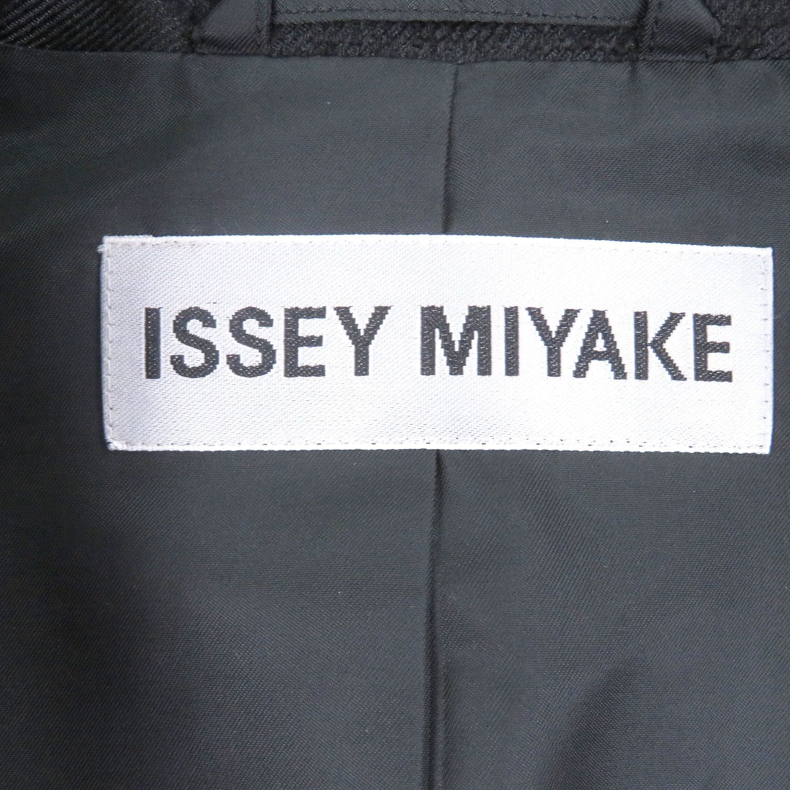 Issey Miyake Issey Miyake ISSEY MIYAKE Chester Wool Blend Coat Textile Outerwear DUTY FREE for USA Size ONE SIZE - 6 Thumbnail