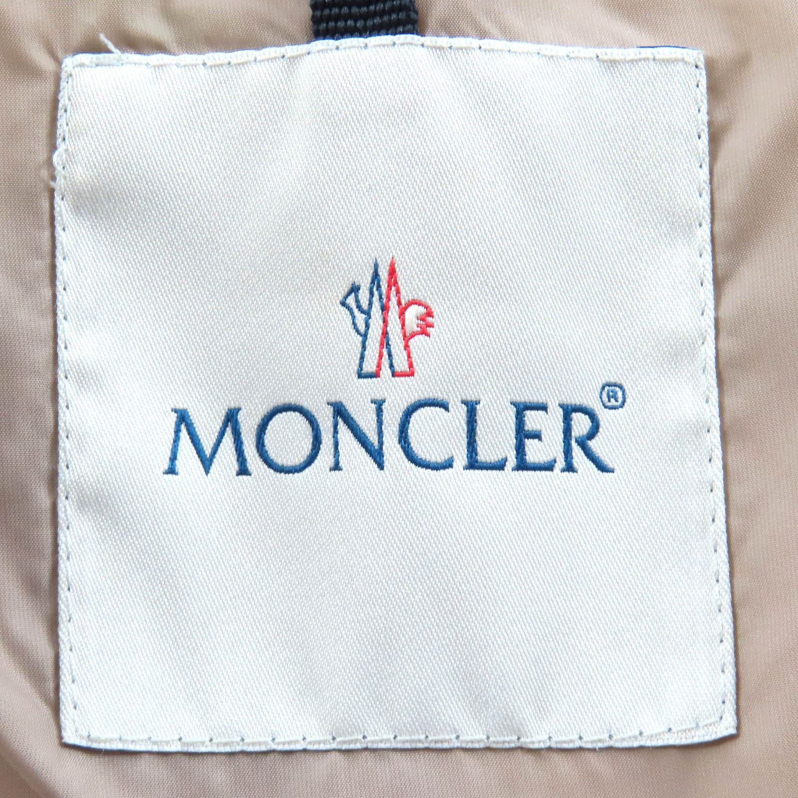Moncler Moncler Moncler LEMMING Sheepskin Raccoon Fur Down Coat Textile Outerwear DUTY FREE for USA Size ONE SIZE - 8 Thumbnail