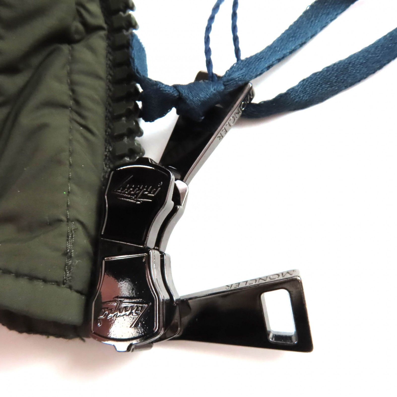 Moncler Moncler MONCLER CAPRIER Nylon Down Coat Textile Outerwear DUTY FREE for USA Size ONE SIZE - 7 Thumbnail