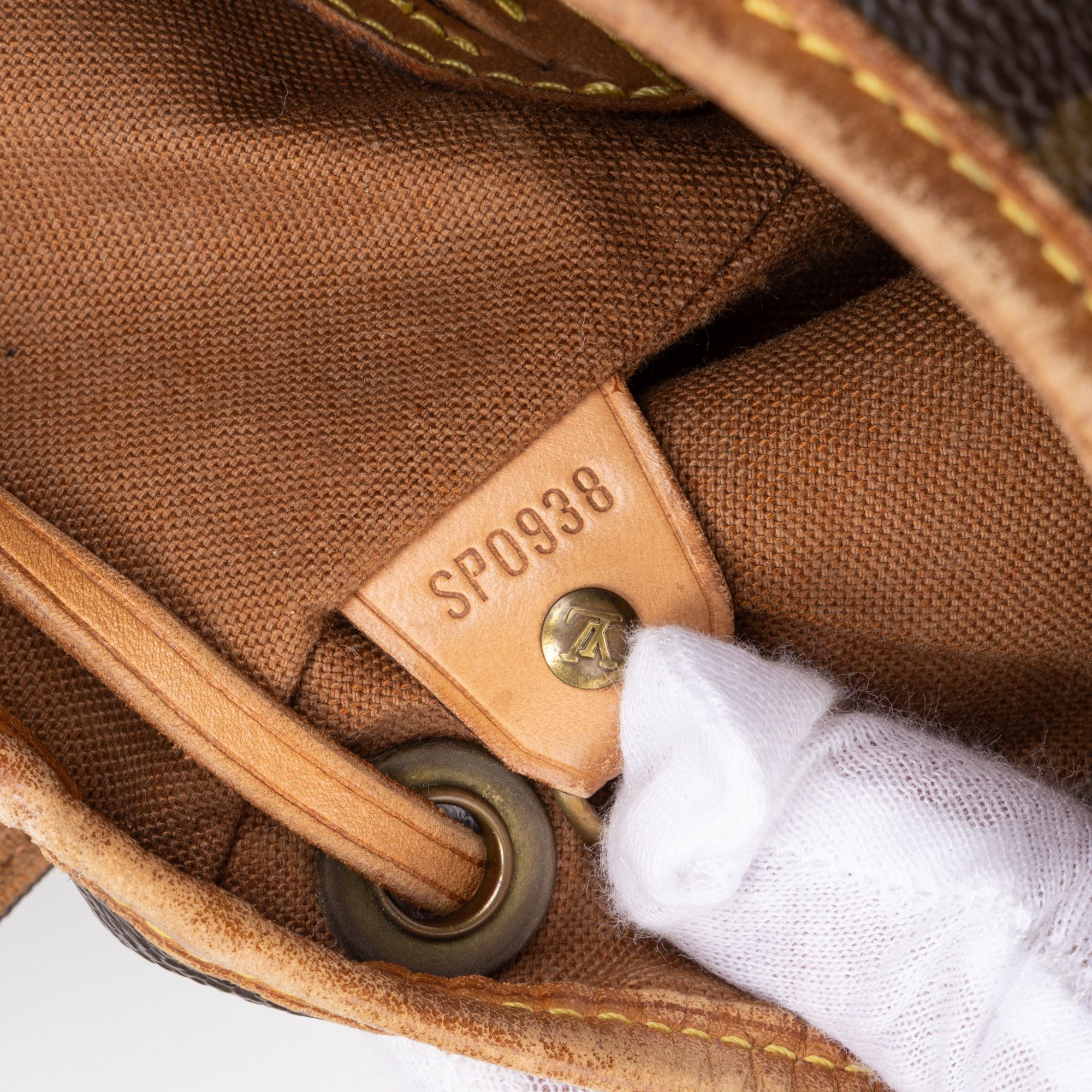Louis Vuitton Montsouris MM Size ONE SIZE - 10 Thumbnail