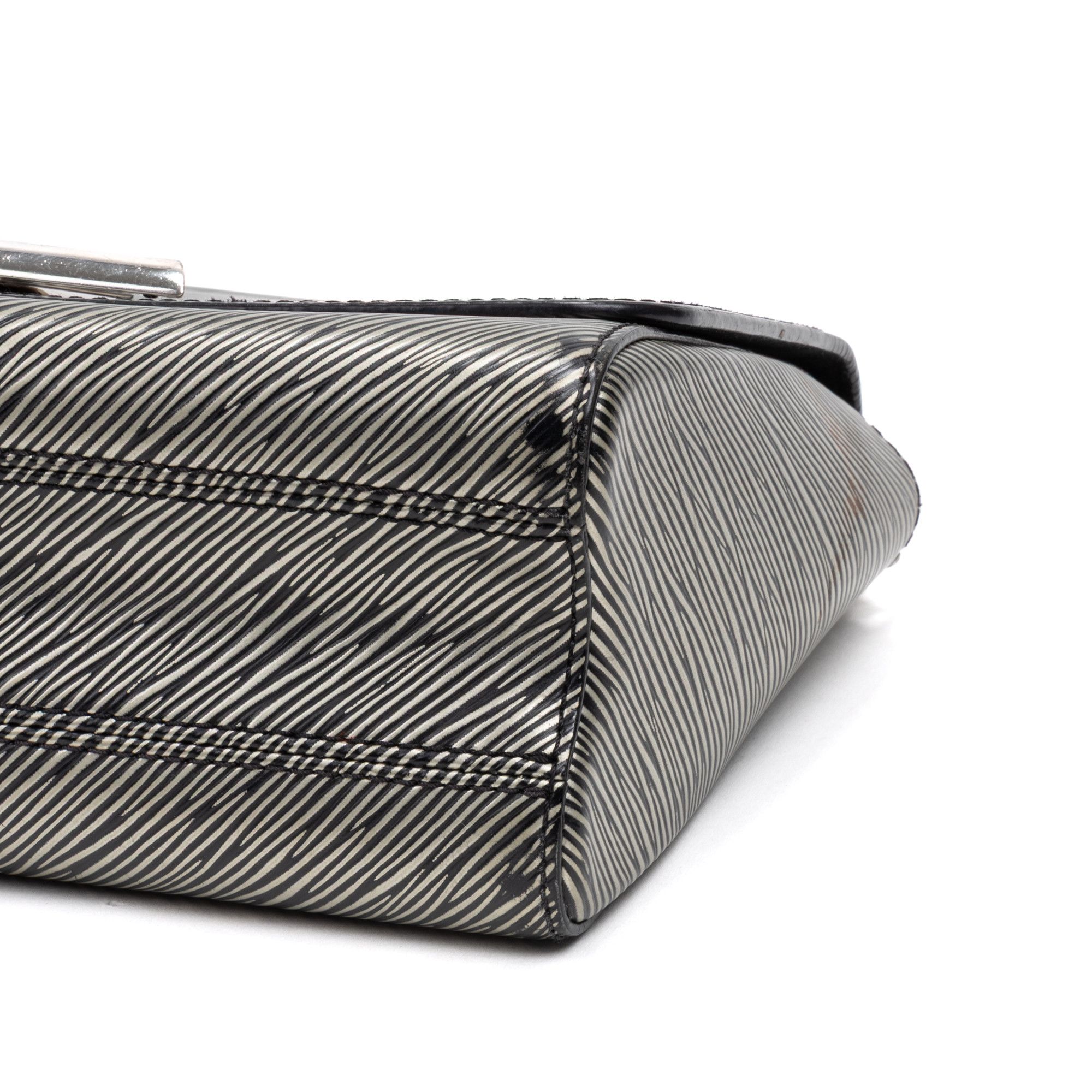 Louis Vuitton Twist MM Size ONE SIZE - 8 Thumbnail