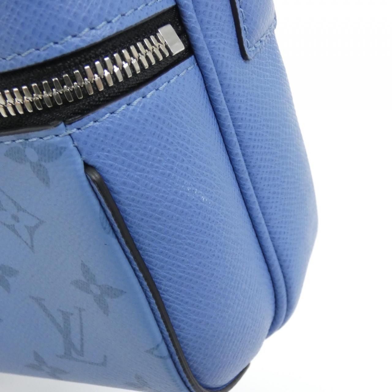 Louis Vuitton Louis Vuitton Louis Vuitton Taiga Lama Outdoor Messenger Coated Canvas Calf Shoulder Bag Textile Shoulder Bag M30749 DUTY FREE for USA Size ONE SIZE - 4 Thumbnail