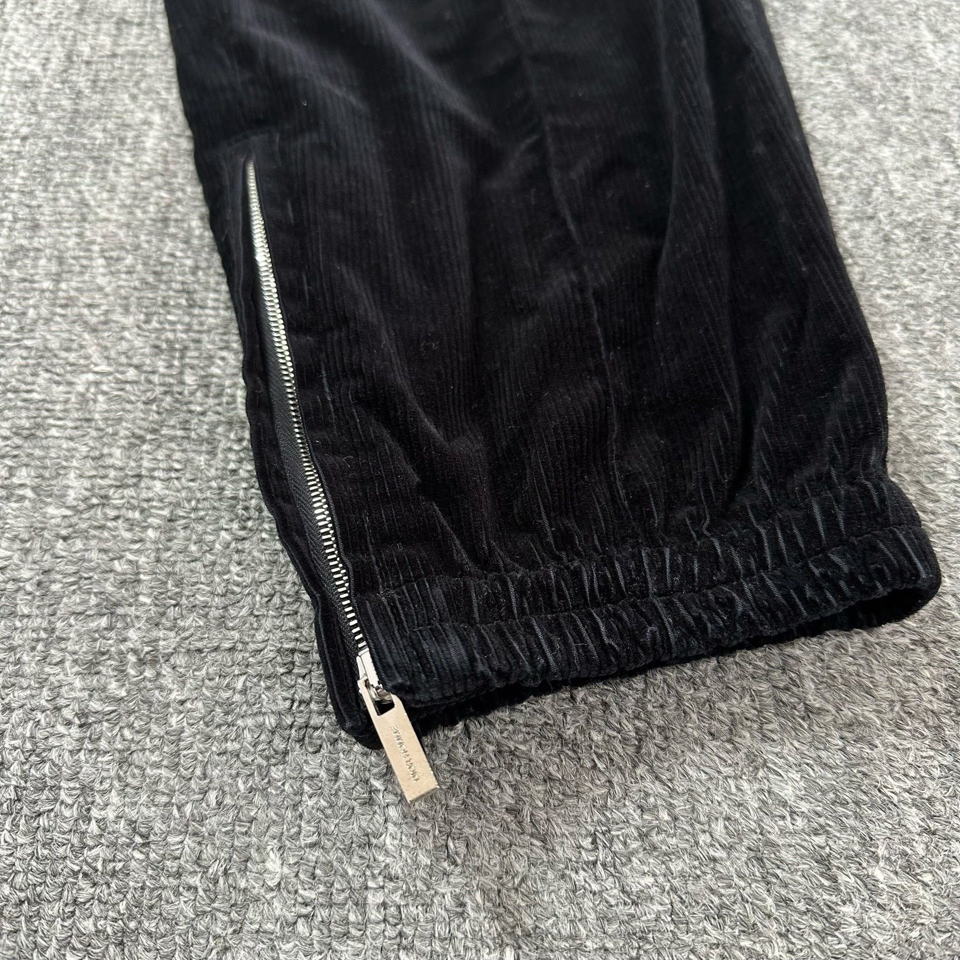Dior Dior Black Corduroy Side Zip Sweatpants Size US 32 / EU 48 - 2 Thumbnail