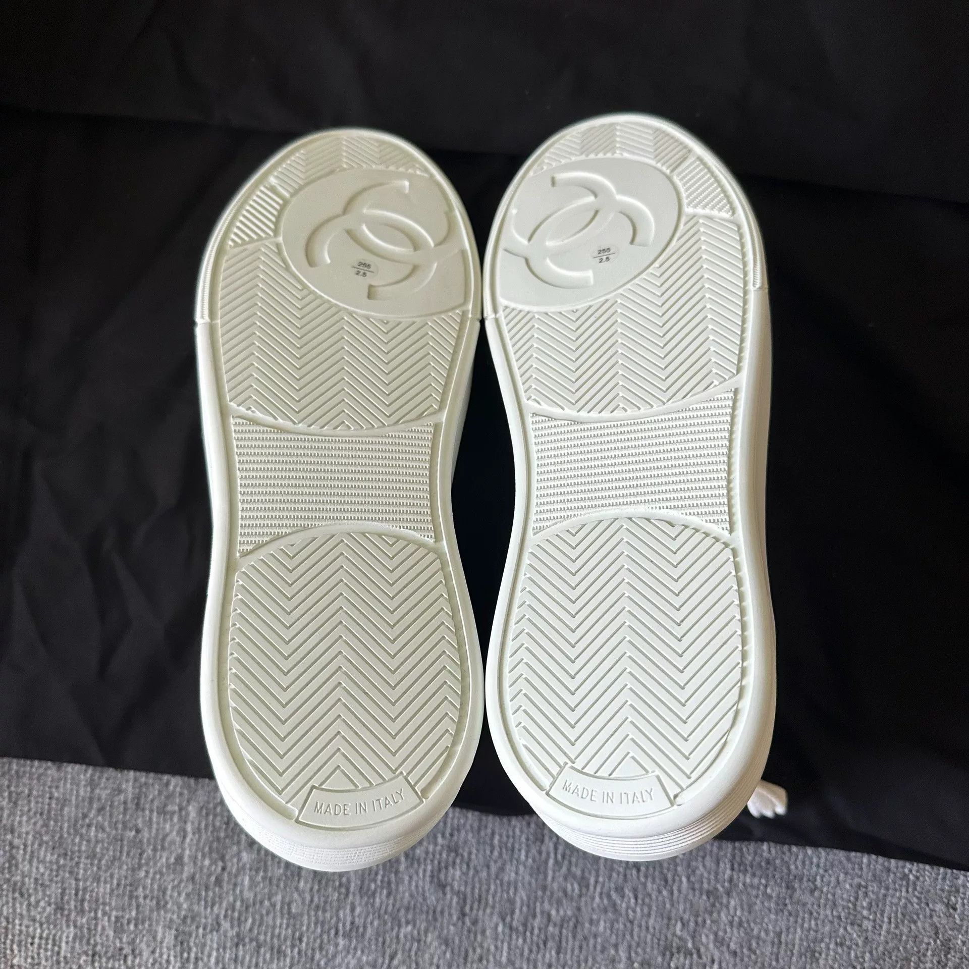 Chanel Chanel White High-Top Air Force 1 Sneakers Size US 8 / EU 41 - 4 Thumbnail