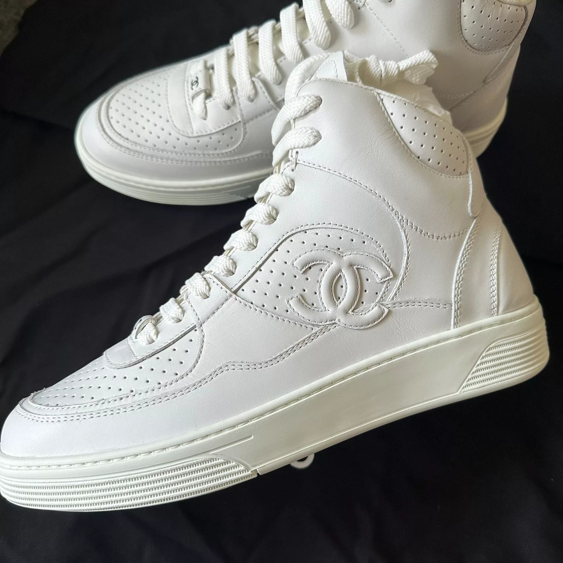 Chanel Chanel White High-Top Air Force 1 Sneakers Size US 8 / EU 41 - 2 Thumbnail