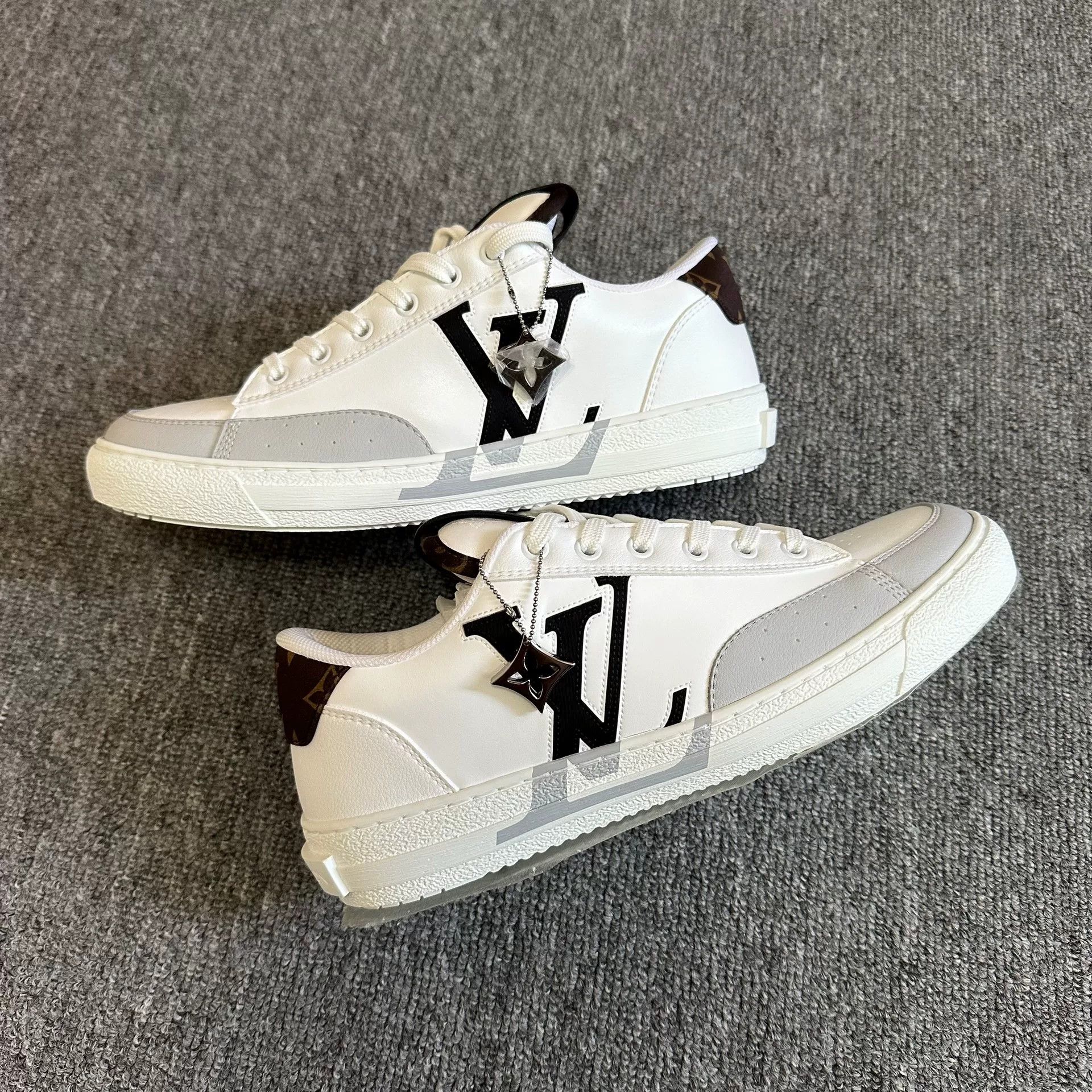 Louis Vuitton Louis Vuitton Charlie Low-Top Sneakers Size US 7 / EU 40 - 4 Thumbnail
