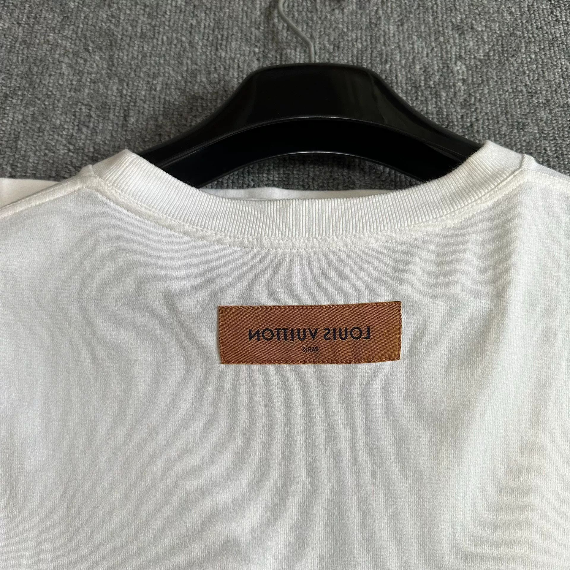 Louis Vuitton Louis Vuitton Short Sleeve T-Shirt Size US S / EU 44-46 / 1 - 3 Thumbnail