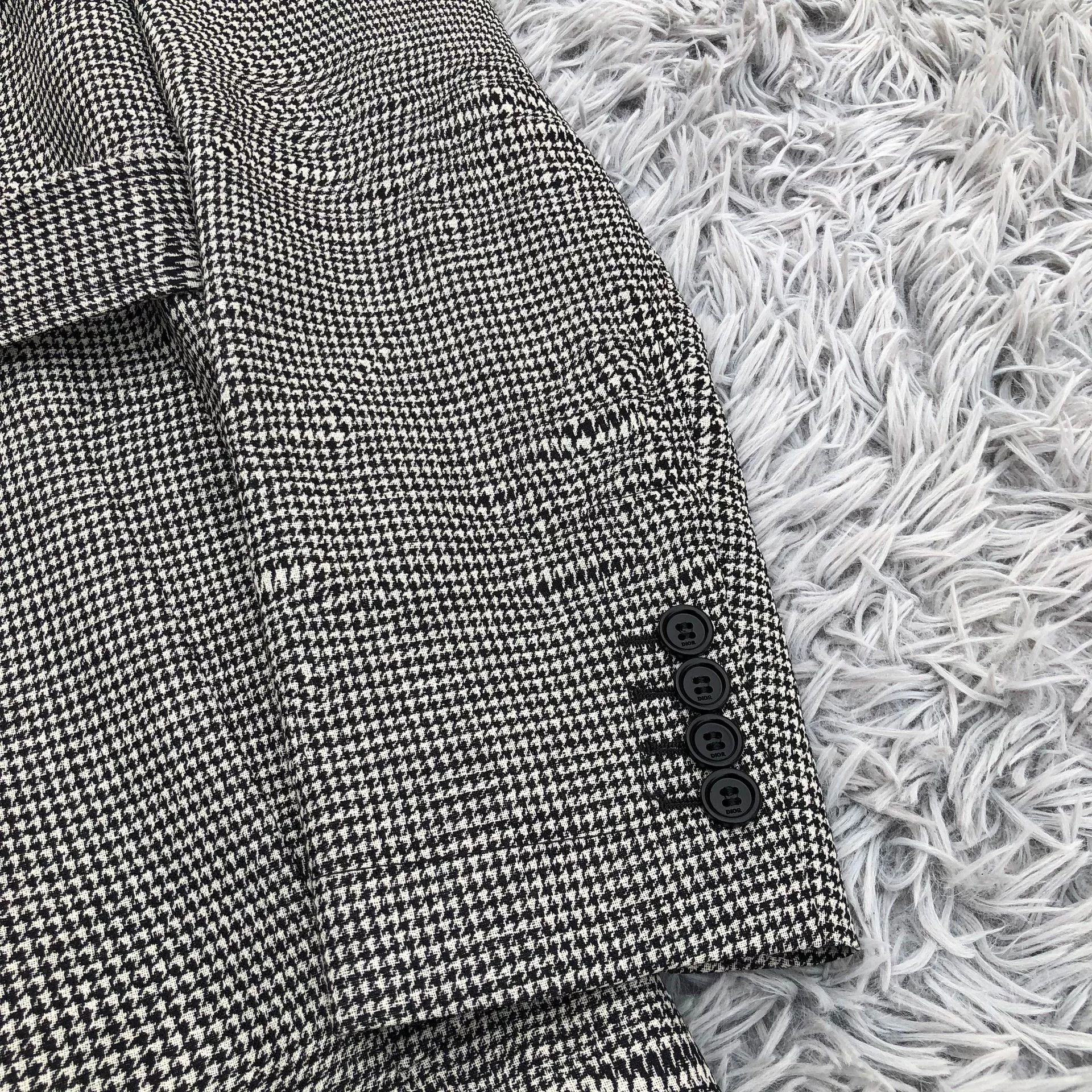 Dior Dior Houndstooth Lock Buckle Coat Size US M / EU 48-50 / 2 - 2 Thumbnail