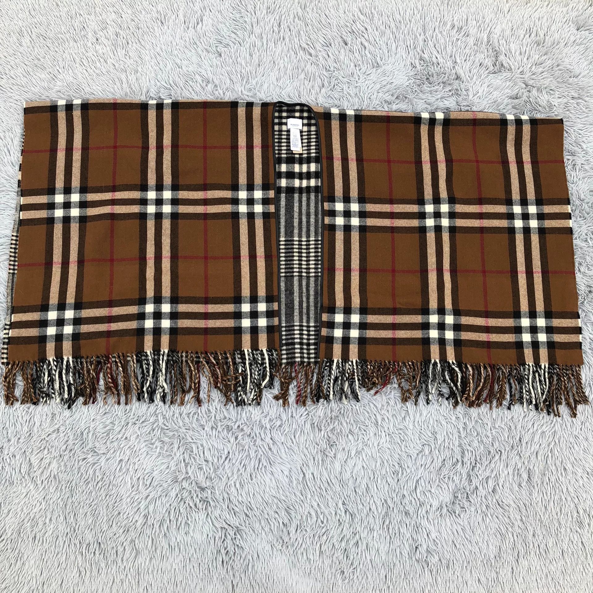 Burberry Burberry Plaid Wool Wrap Cape Scarf Size ONE SIZE - 8 Thumbnail
