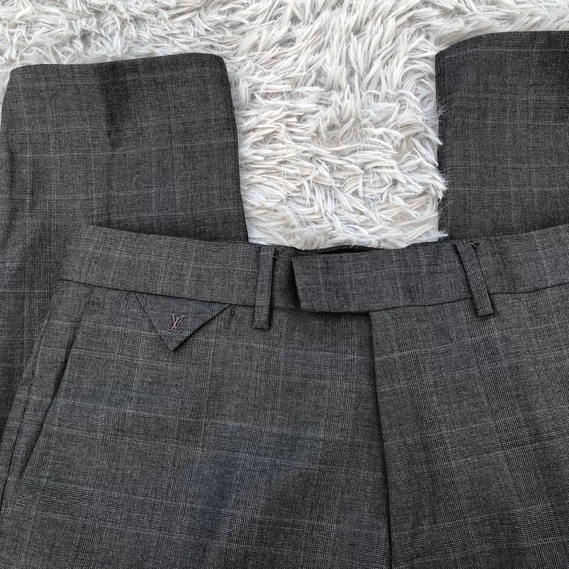 Louis Vuitton Louis Vuitton Double-Breasted Check Suit Set Size US S / EU 44-46 / 1 - 7 Thumbnail