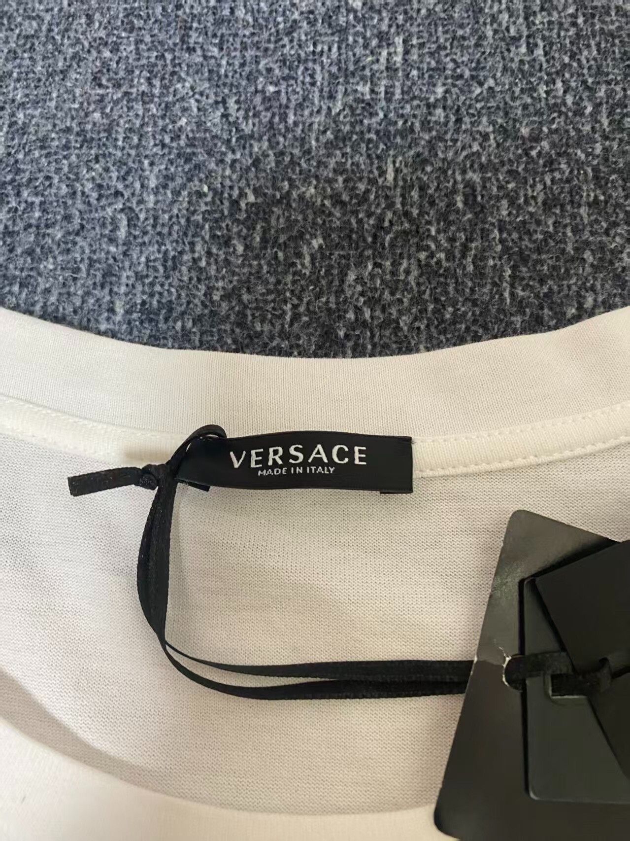 Versace Versace GV Embroidered Crewneck T-Shirt Size US XS / EU 42 / 0 - 3 Thumbnail