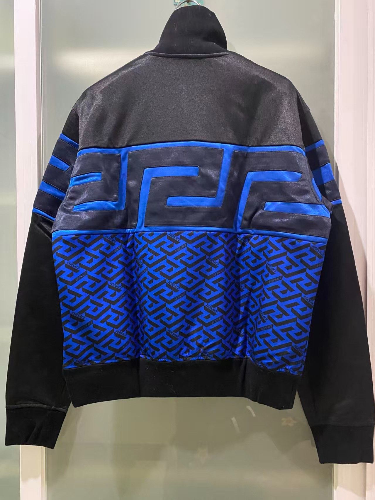 Versace Versace Geometric Pattern Zip Jacket Size US S / EU 44-46 / 1 - 2 Thumbnail