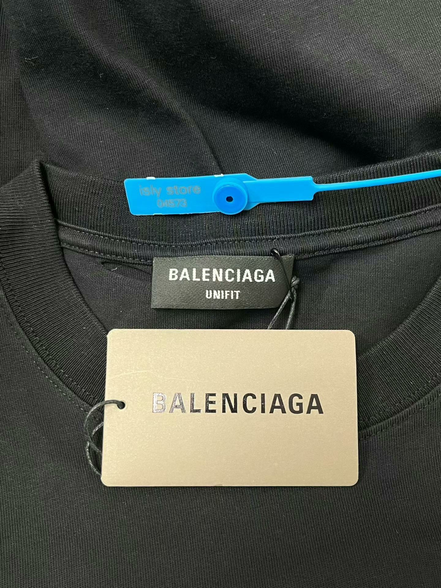 Balenciaga Balenciaga Letter Print Hole Round Neck T-Shirt Size US XS / EU 42 / 0 - 5 Thumbnail