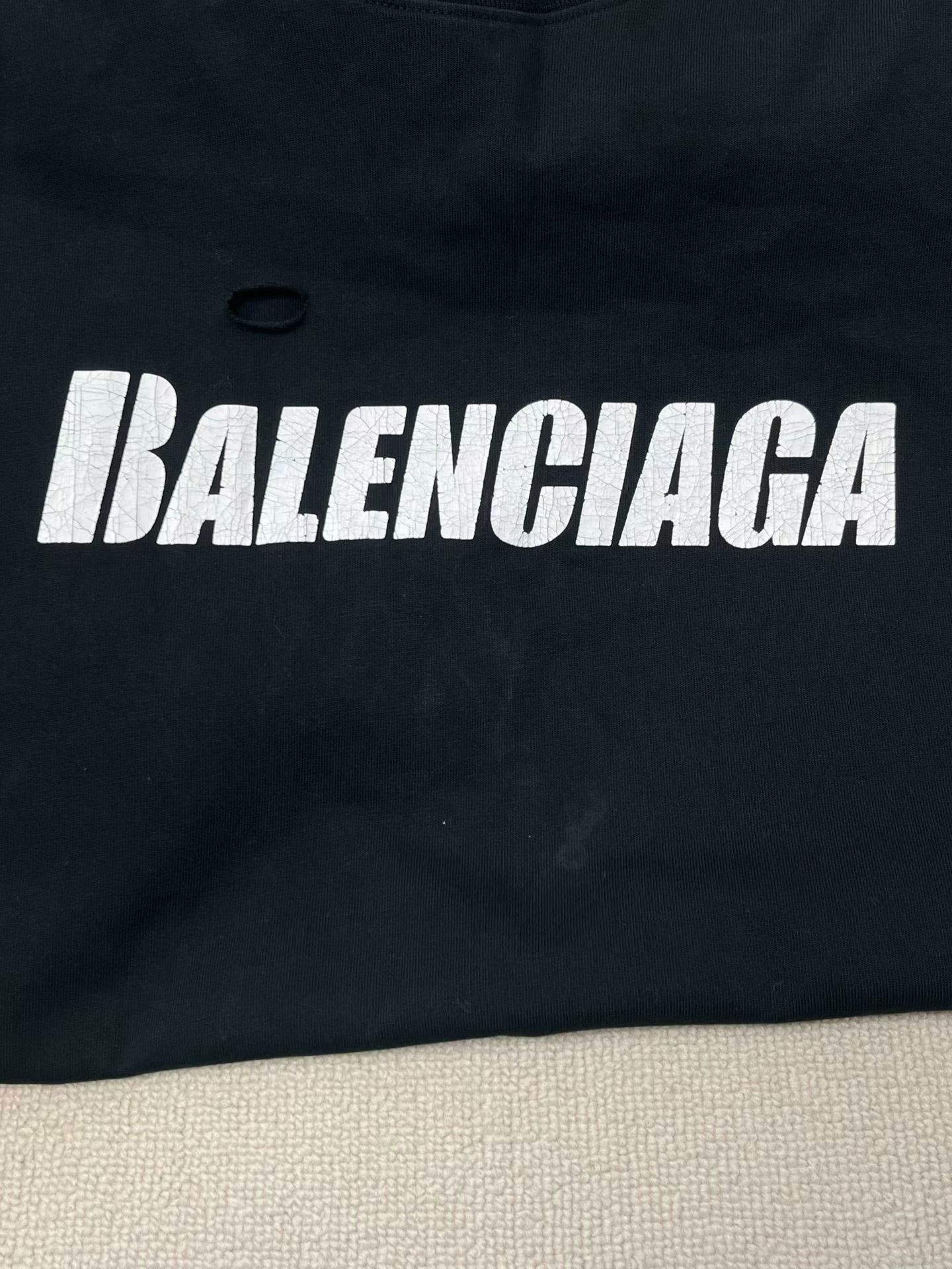 Balenciaga Balenciaga Letter Print Hole Round Neck T-Shirt Size US XS / EU 42 / 0 - 3 Thumbnail