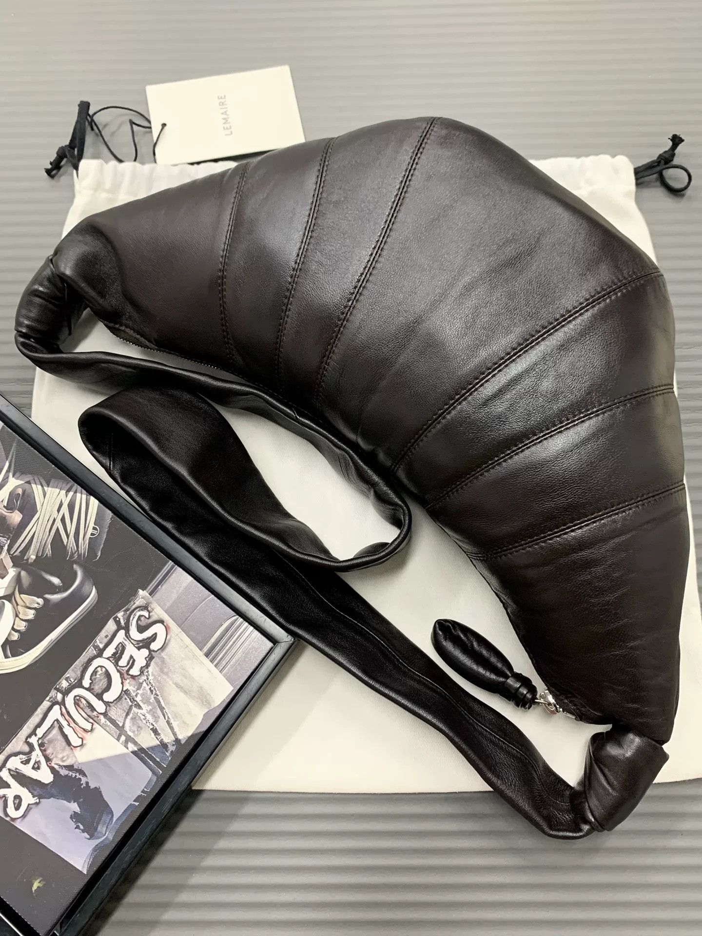 Lemaire Lemaire Medium Sheepskin Croissant Bag Size ONE SIZE - 4 Thumbnail