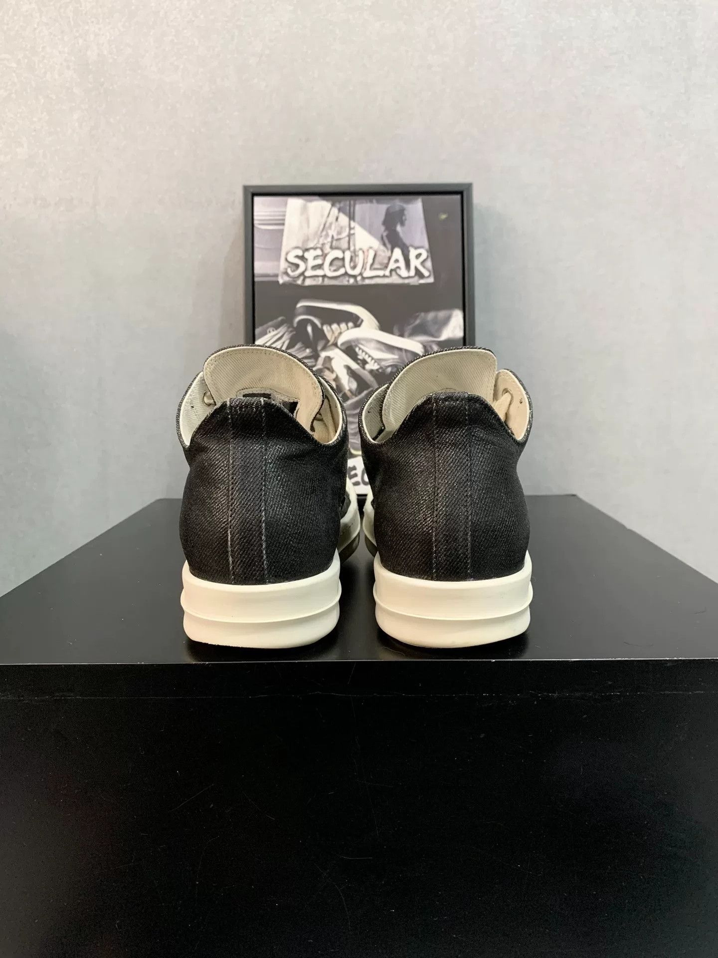 Rick Owens Rick Owens Low-Top Waxed Sneakers Size US 5 / IT 35 - 7 Thumbnail
